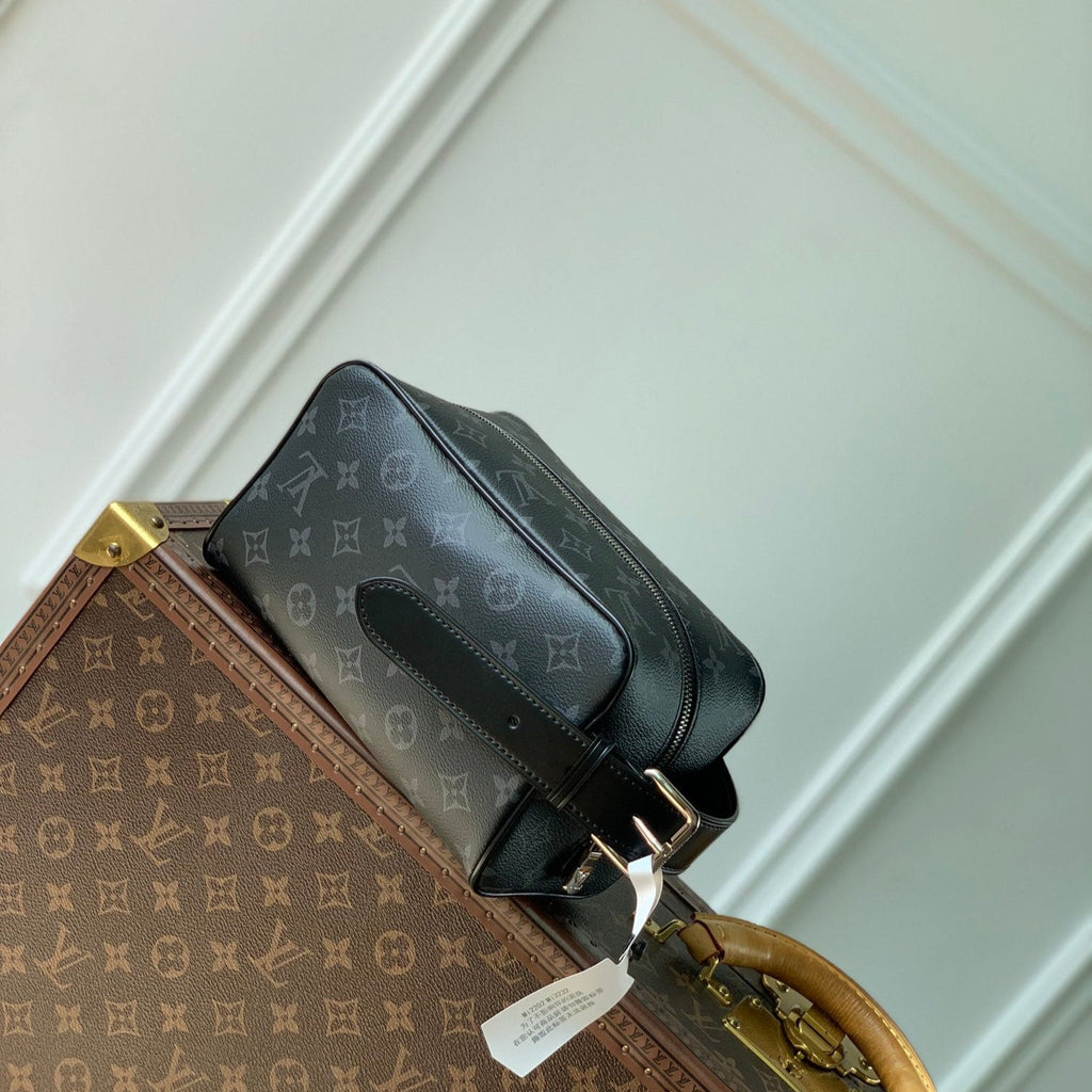 LOUIS VUITTON LOCKER DOPP KIT 23 IN BLACK MONOGRAM ECLIPSE CANVAS