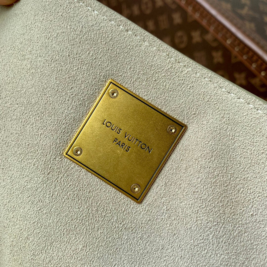 LOUIS VUITTON LOW KEY CABAS MM BAG 47 IN BASIL GREEN GRAINED CALFSKIN
