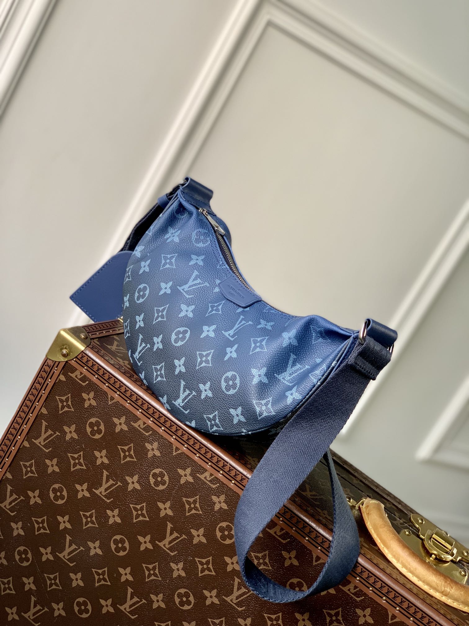 LOUIS VUITTON HAMAC BAG 28 IN BLUE MONOGRAM GRADIENT CANVAS