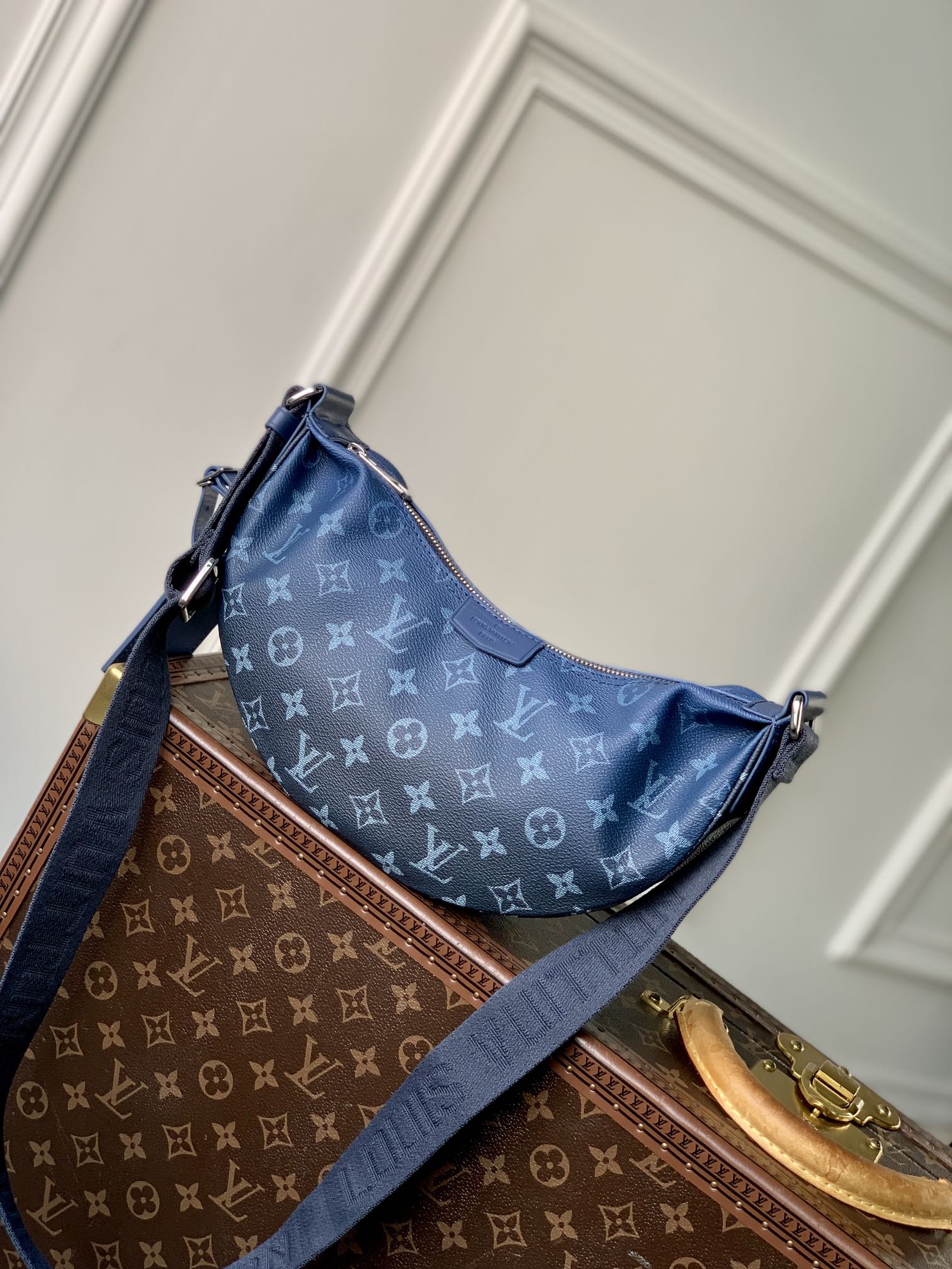 LOUIS VUITTON HAMAC BAG 28 IN BLUE MONOGRAM GRADIENT CANVAS