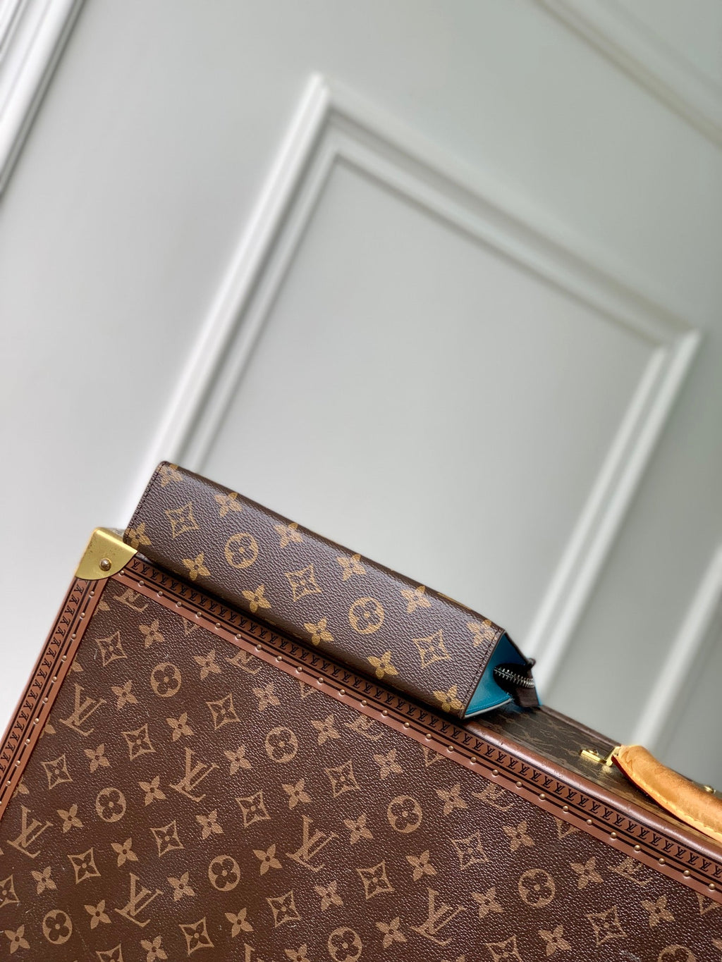 LOUIS VUITTON GASTON WEARABLE WALLET 18 IN BROWN MONOGRAM CANVAS MIX SKY CALFSKIN