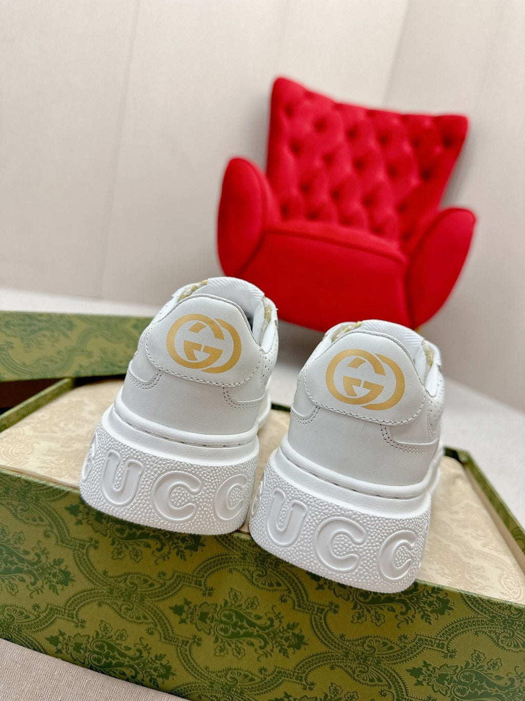 GUCCI TRAINER WHITE CALFSKIN WITH PATTERN