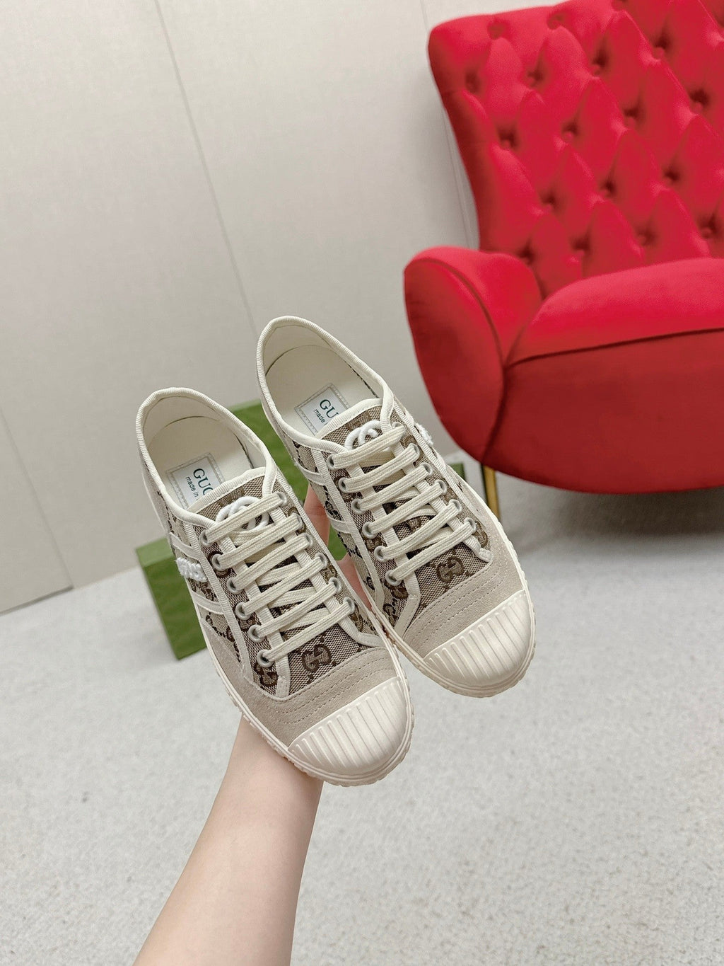 GUCCI TRAINER SCALLOPED TOE LIGHT GRAY DENIM