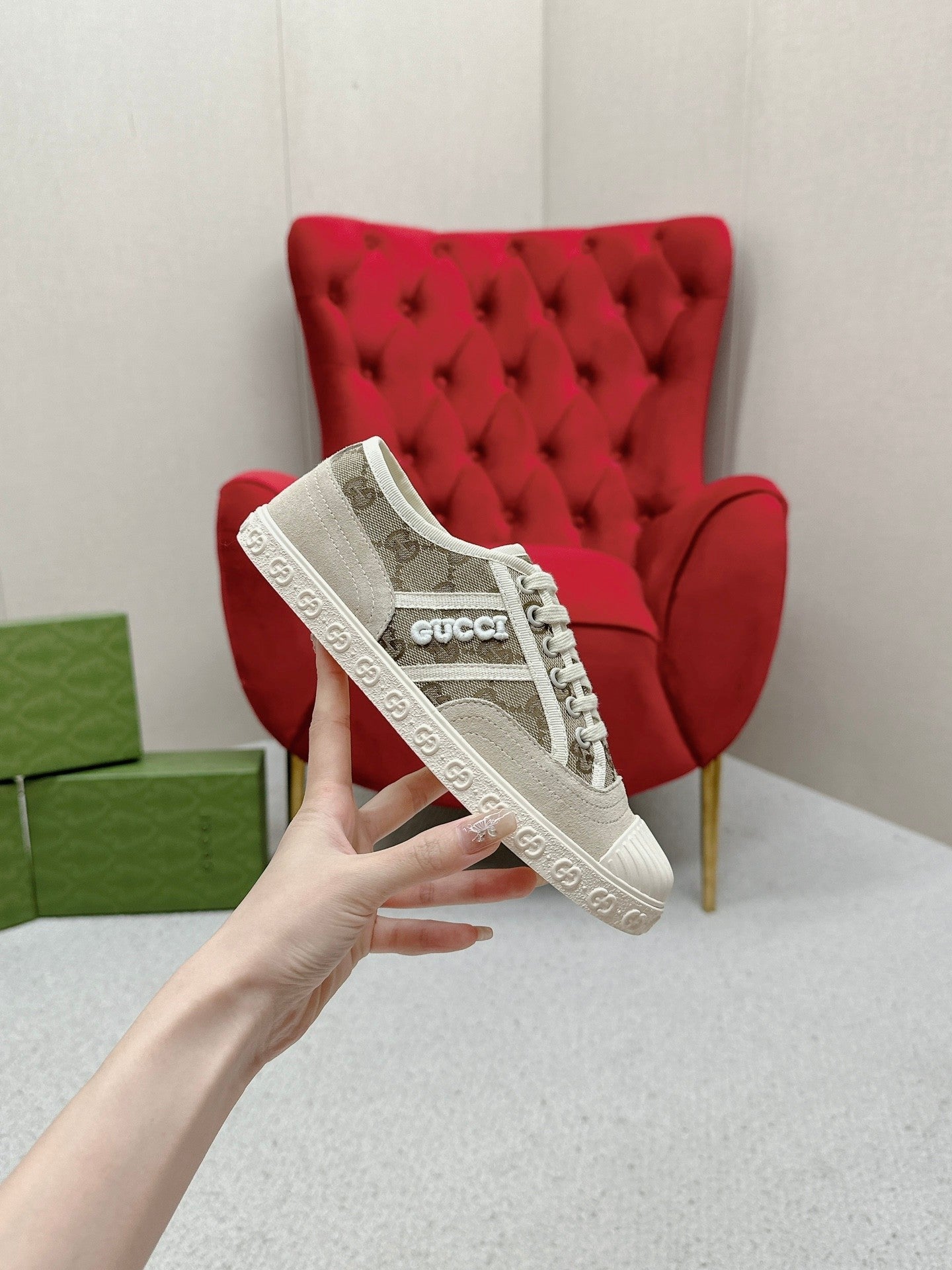 GUCCI TRAINER SCALLOPED TOE LIGHT GRAY DENIM
