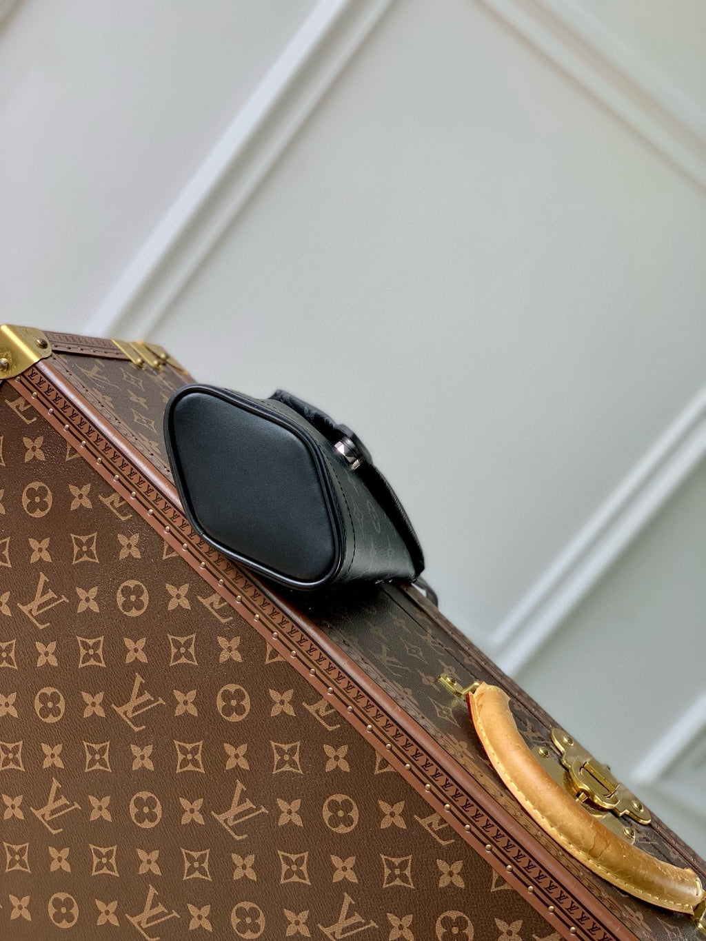 LOUIS VUITTON ENVELOPE POUCH 18 IN BLACK MONOGRAM ECLIPSE CANVAS