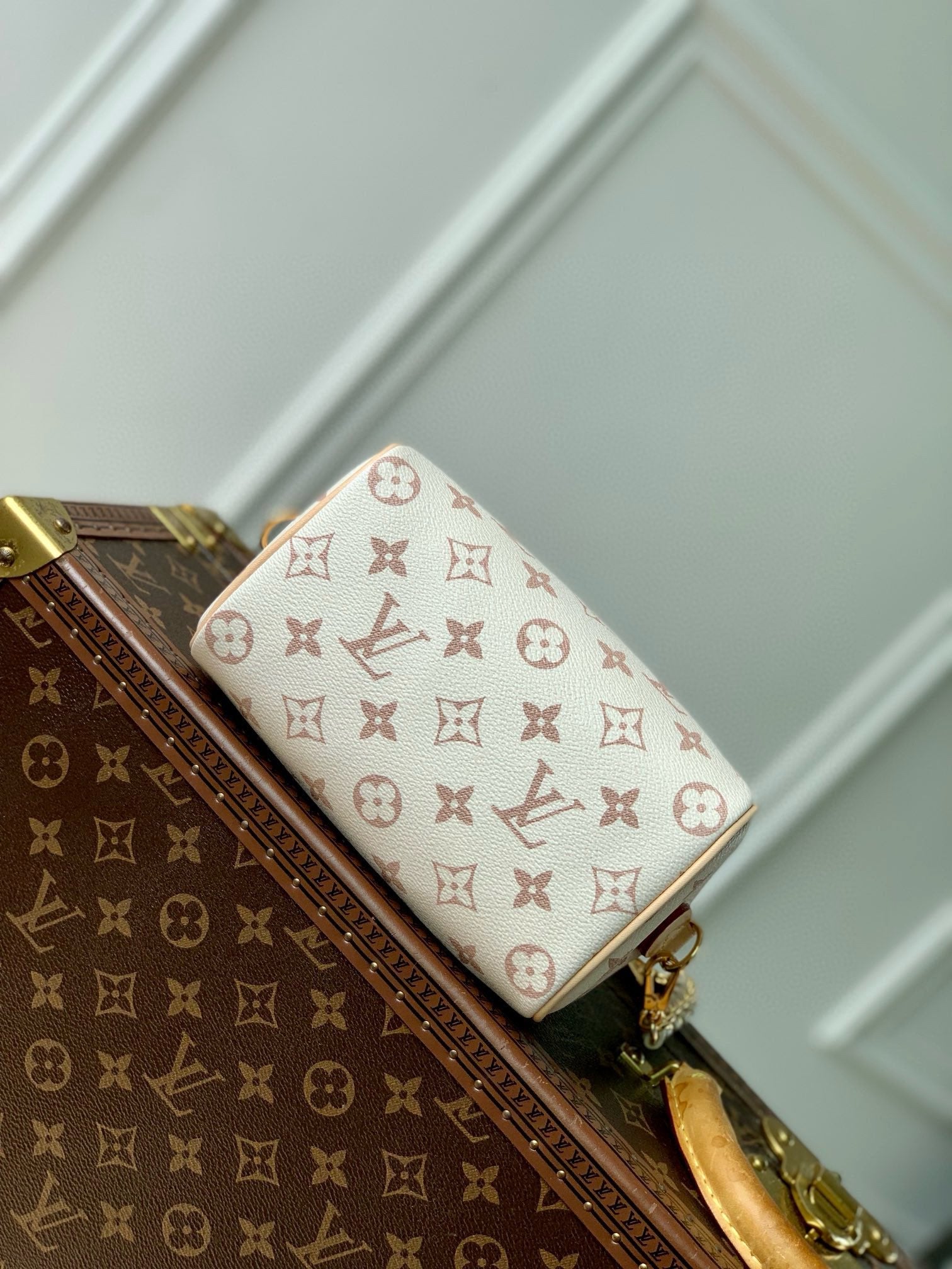 LOUIS VUITTON MINI SPEEDY BAG GREEN CHARM 18 IN LIGHT BROWN MONOGRAM DUNE COATED CANVAS