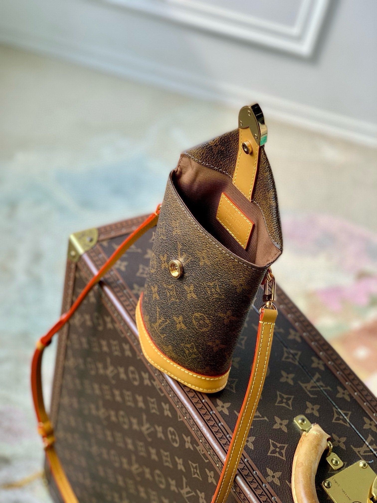 LOUIS VUITTON ENVELOPE POUCH 18 IN BROWN MONOGRAM COATED CANVAS AND CALFSKIN
