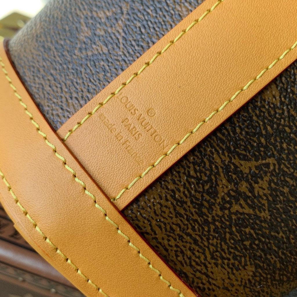 LOUIS VUITTON ENVELOPE POUCH 18 IN BROWN MONOGRAM COATED CANVAS AND CALFSKIN