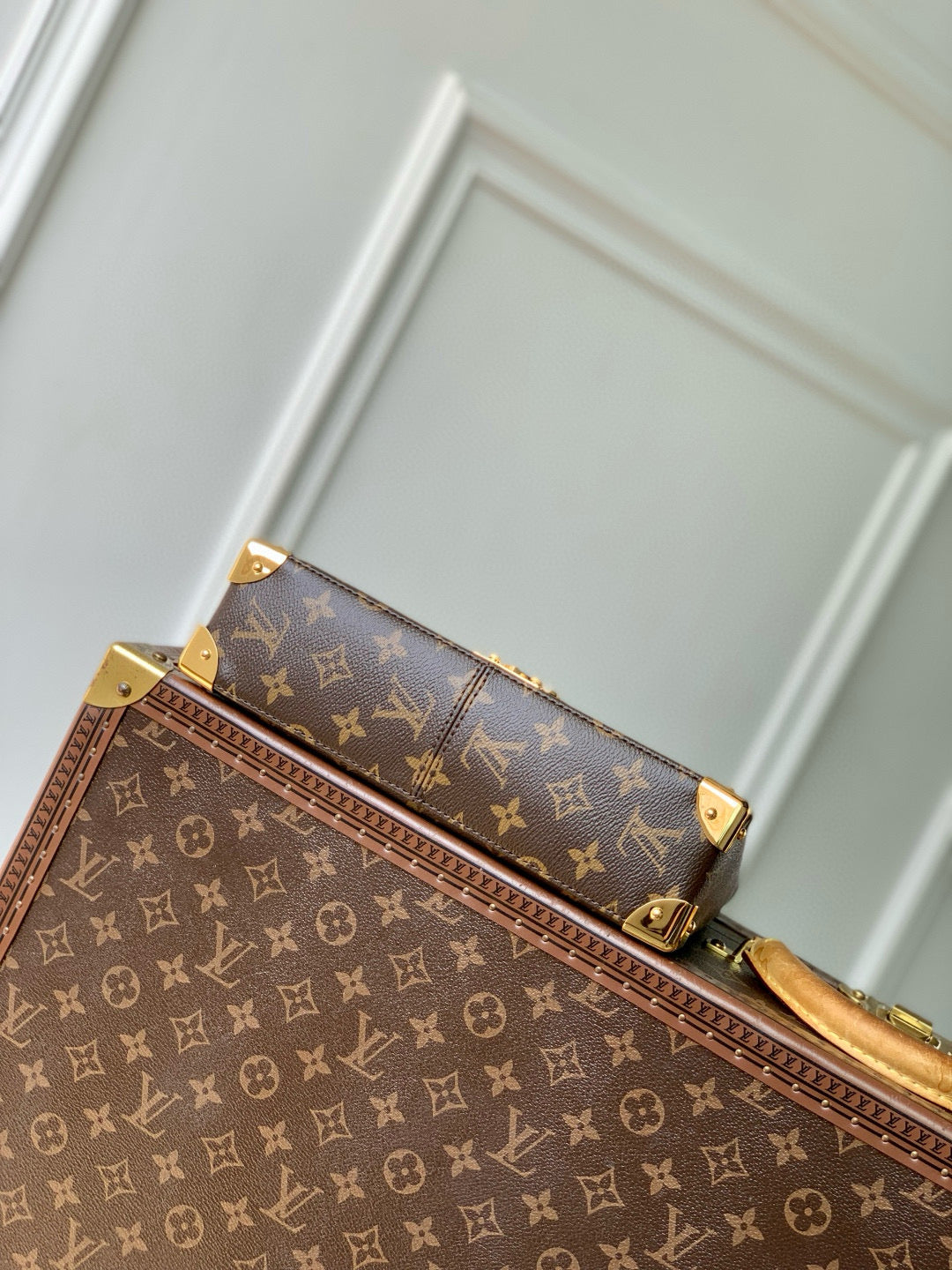 LOUIS VUITTON TRUNKIE 27 IN BROWN COATED CANVAS BLACK CALFSKIN SIGNATURE S-LOCK