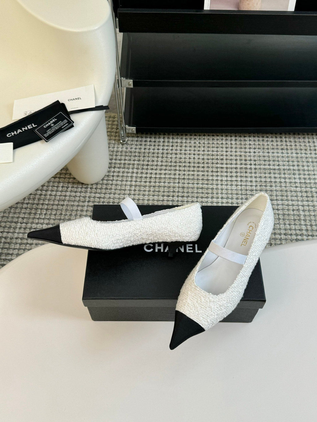 CHANEL MARY JANE IN WHITE TWEED AND BLACK SATIN