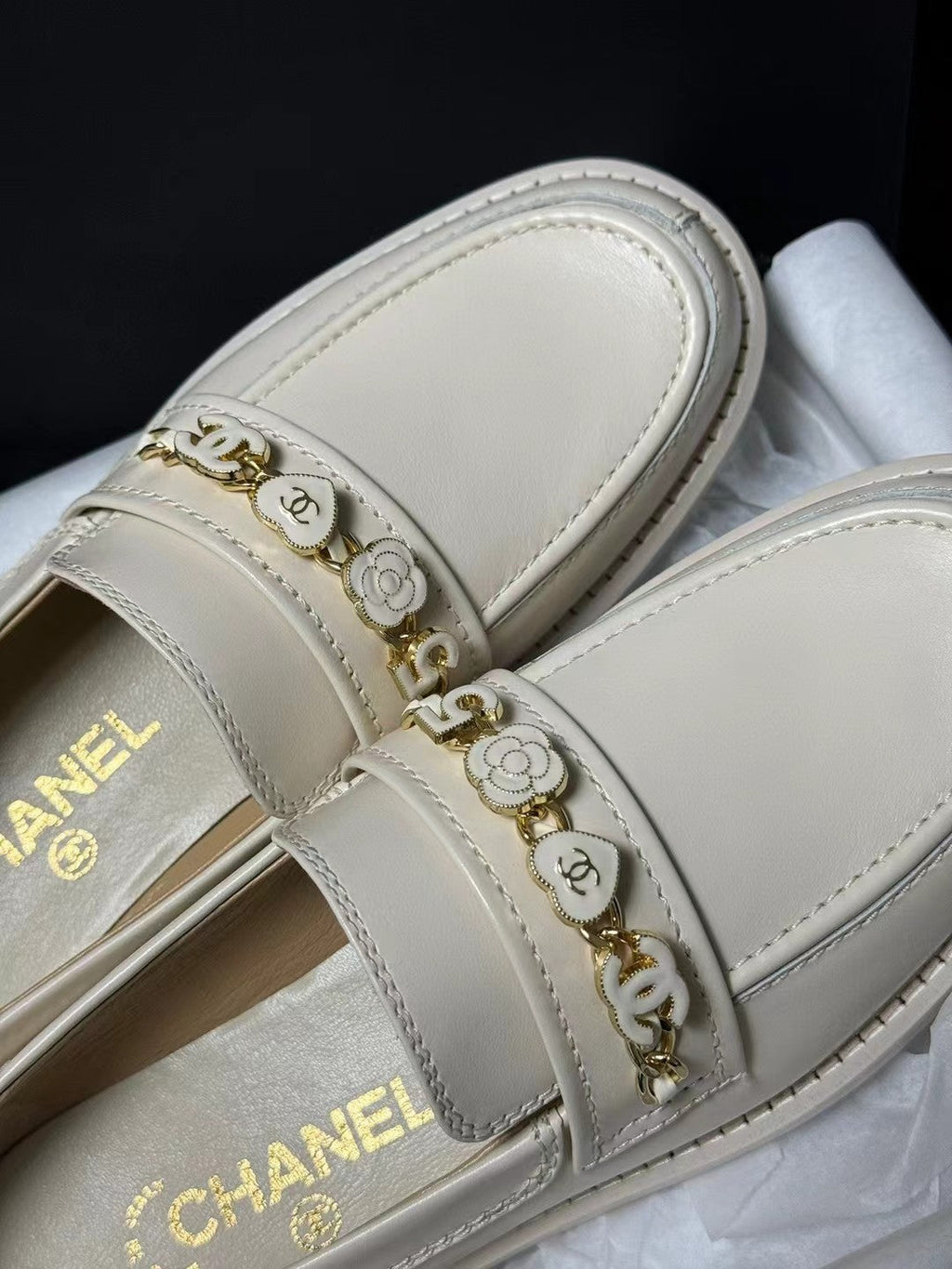 CHANEL LOAFERS WHITE QUILTED CALFSKIN