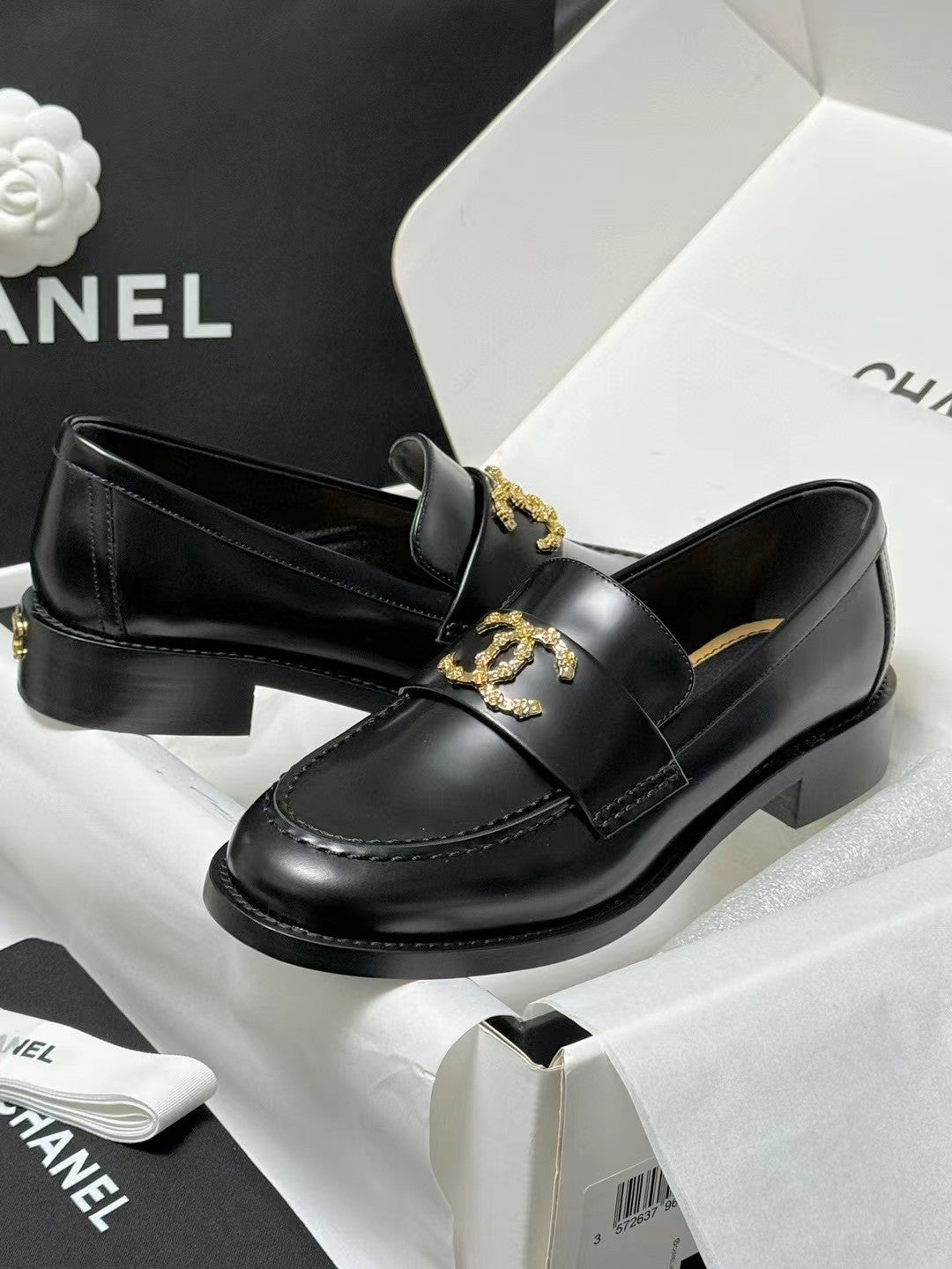 CHANEL LOAFER BLACK CALFSKIN WITH META LOGO