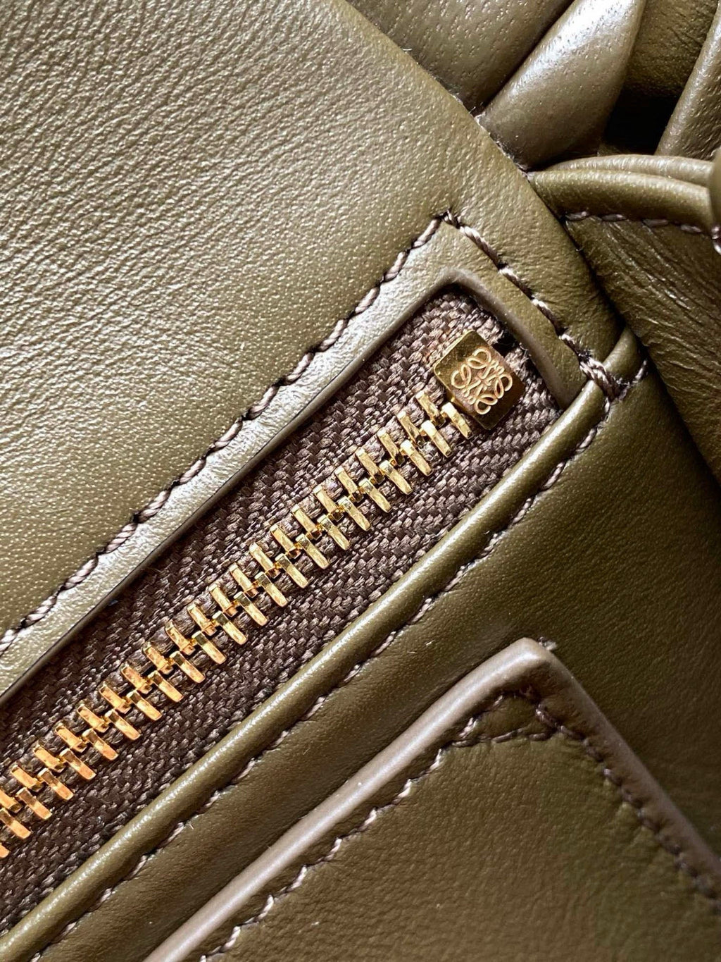 LOEWE 25S PUFFER GOYA BAG 23 IN KHAKI GREEN NAPPA LAMBSKIN