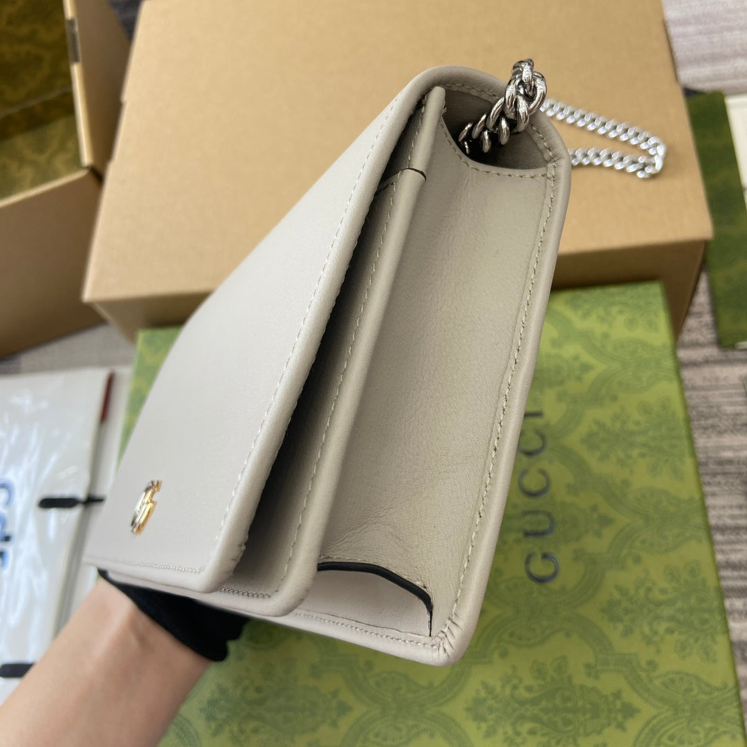 GUCCI MARMONT 20 MINI CHAIN BAG IN WHITE CALFSKIN