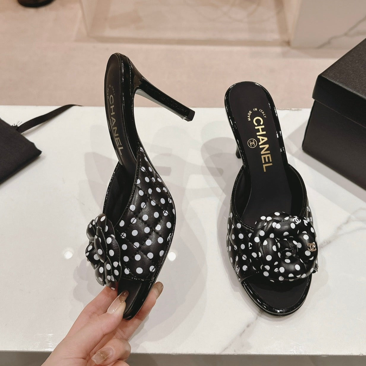CHANEL Double C New Camellia High Heel Black/White Caro