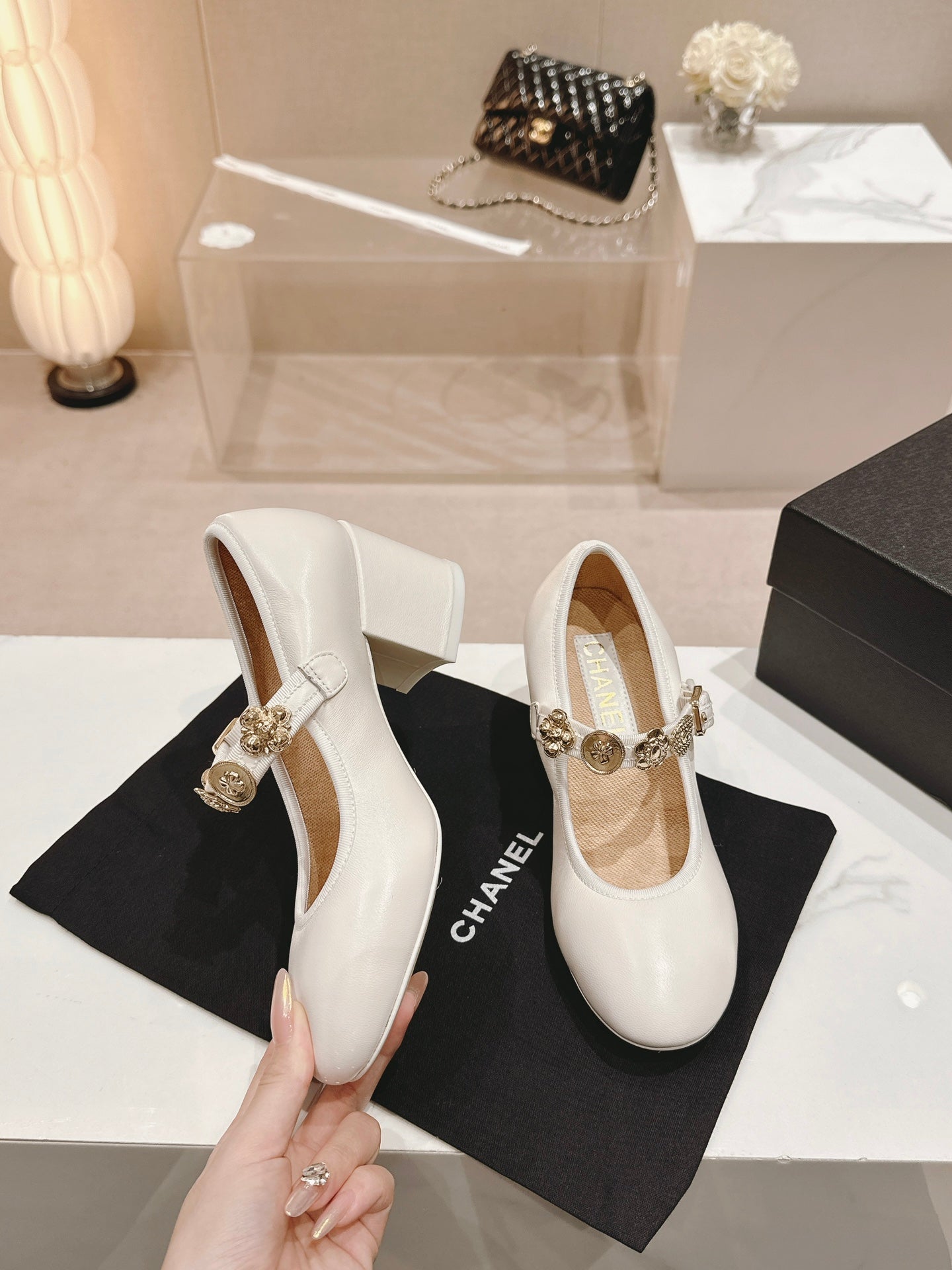 CHANEL MARY JANE SHOES WHITE LAMBSKIN