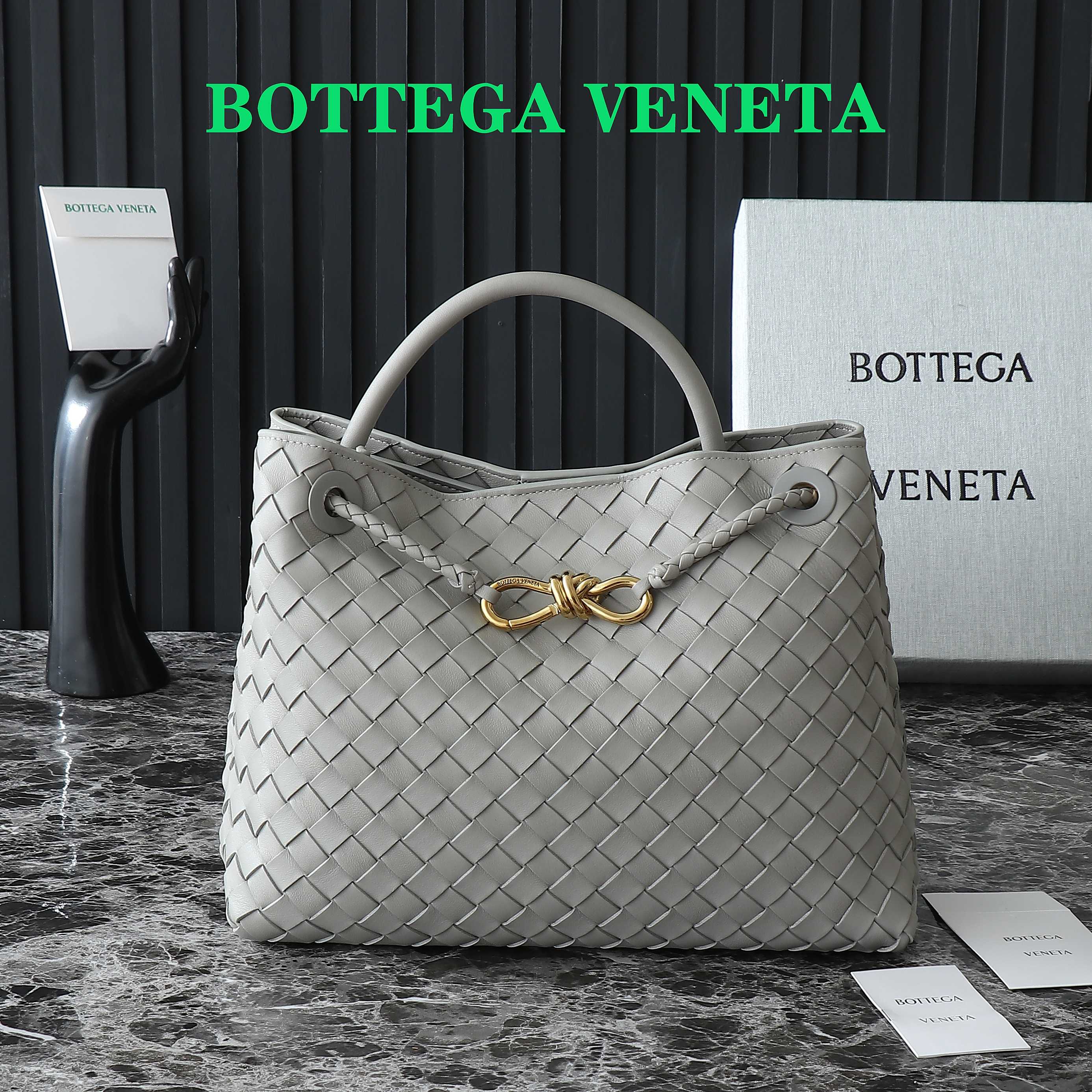 BOTTEGA VENETA MEDIUM ANDIAMO 32CM GREY LAMBSKIN