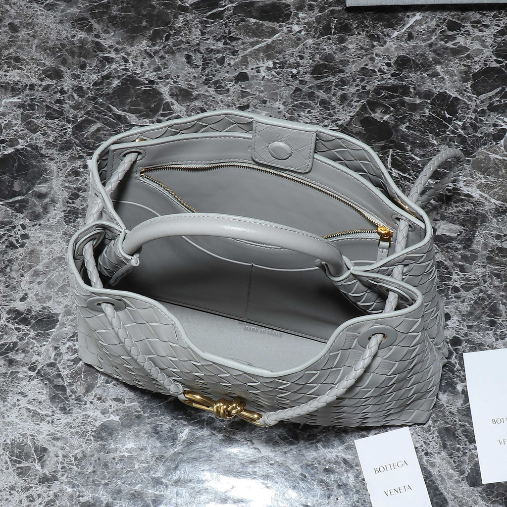 BOTTEGA VENETA MEDIUM ANDIAMO 32CM GREY LAMBSKIN