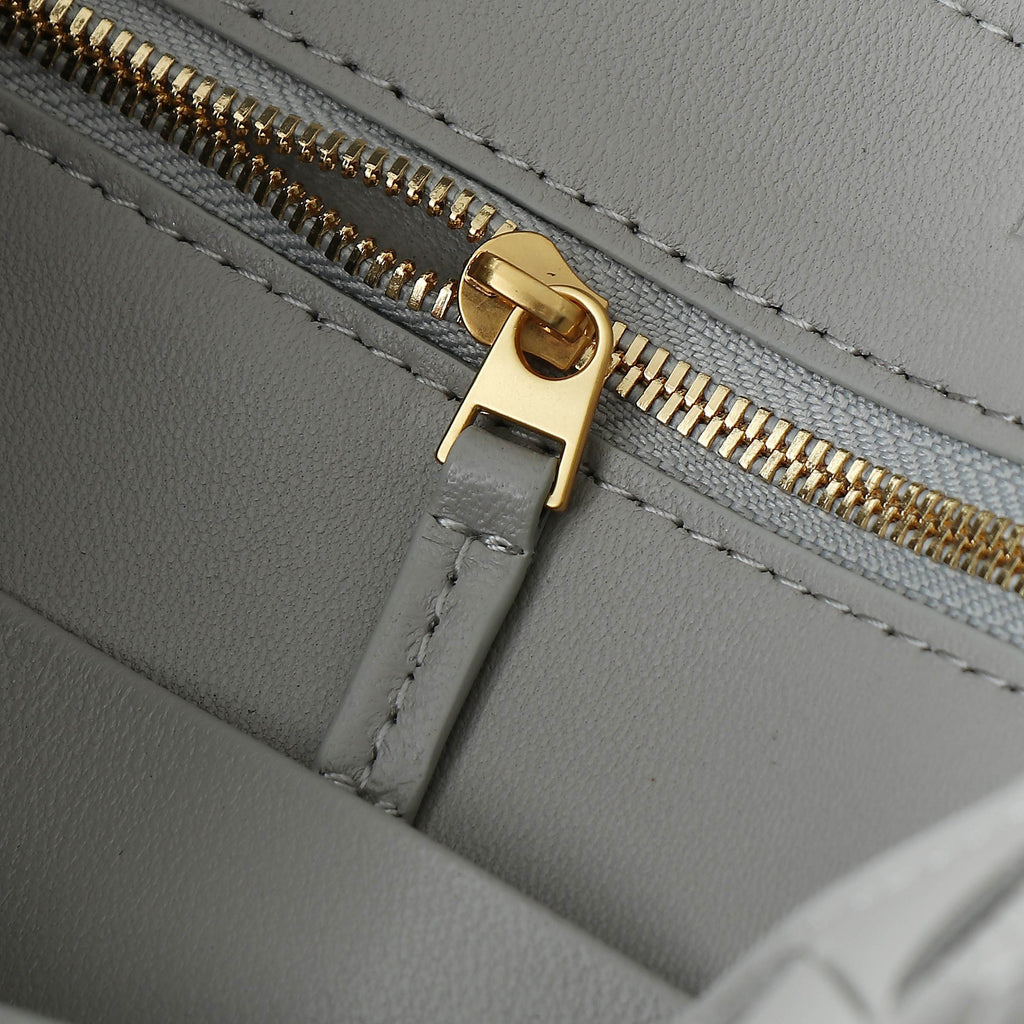 BOTTEGA VENETA MEDIUM ANDIAMO 32CM GREY LAMBSKIN