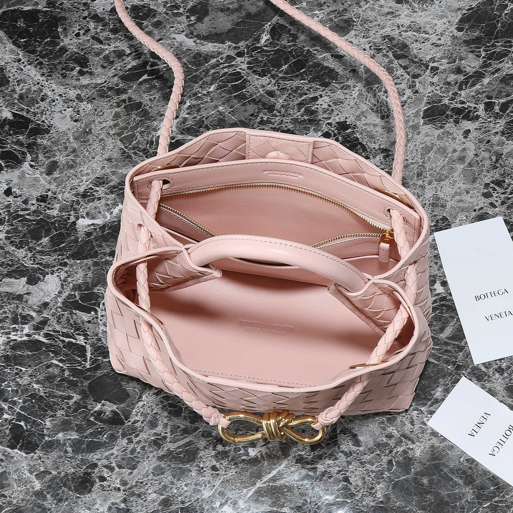 BOTTEGA VENETA SMALL ANDIAMO 25 IN LIGHT PINK LAMBSKIN