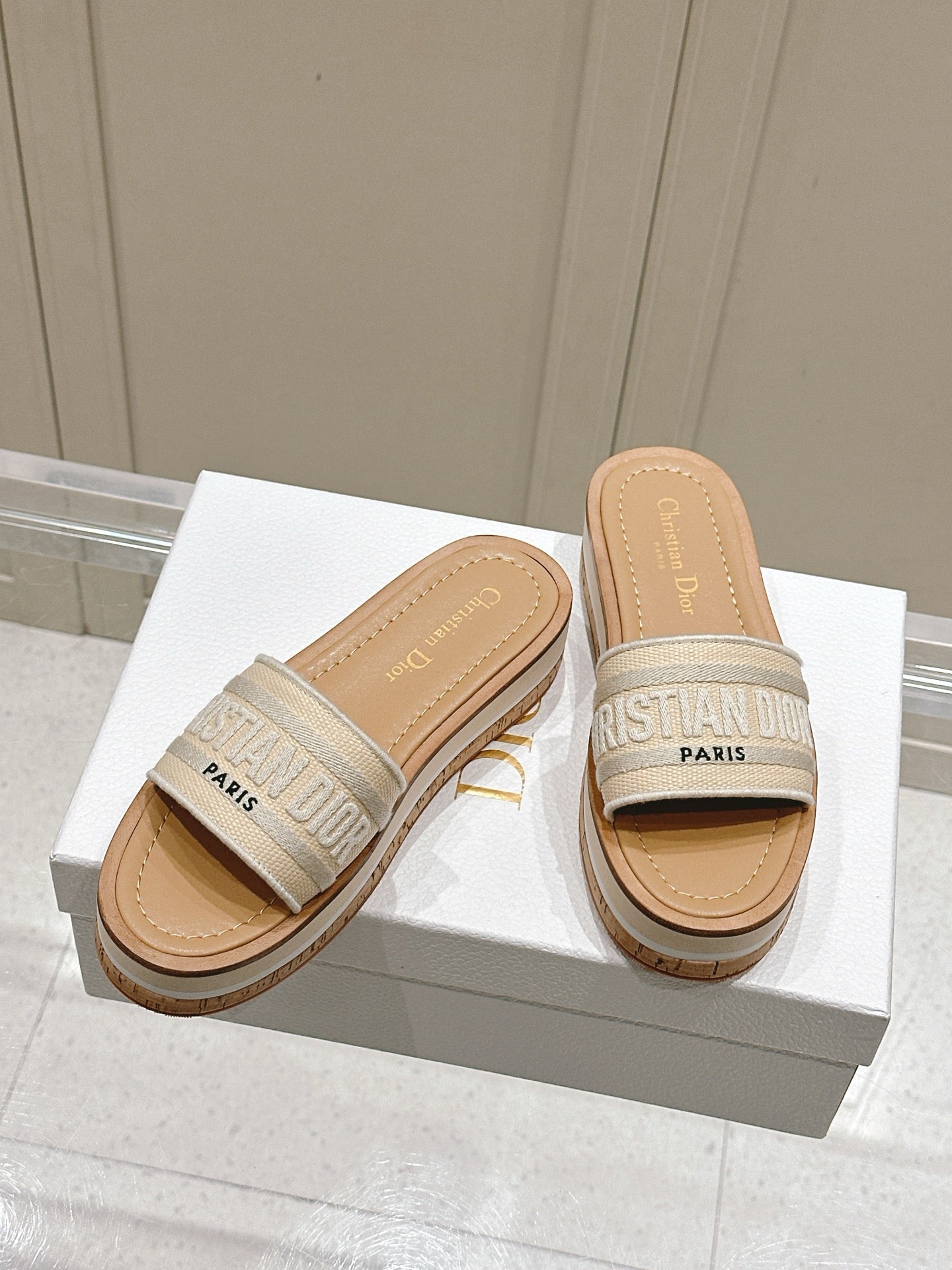 DIOR DWAY WEDGE SLIDES 45MM IN BEIGE FABRIC RAFFIA SOLE
