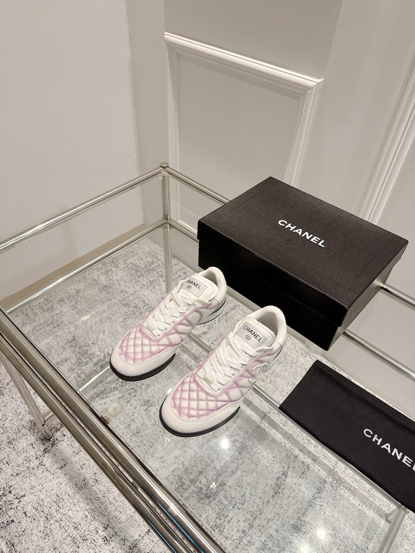 CHANEL CASUAL SNEAKER IN WHITE AND PURPLE CALFSKIN
