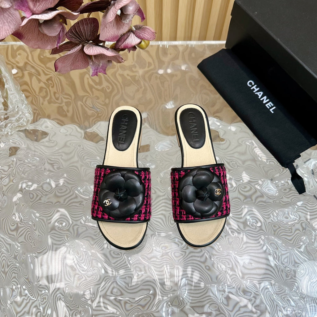 CHANEL PLATFORM SLIPPERS WITH FLOWER IN BARBIE PINK MIX BLACK LAMBSKIN
