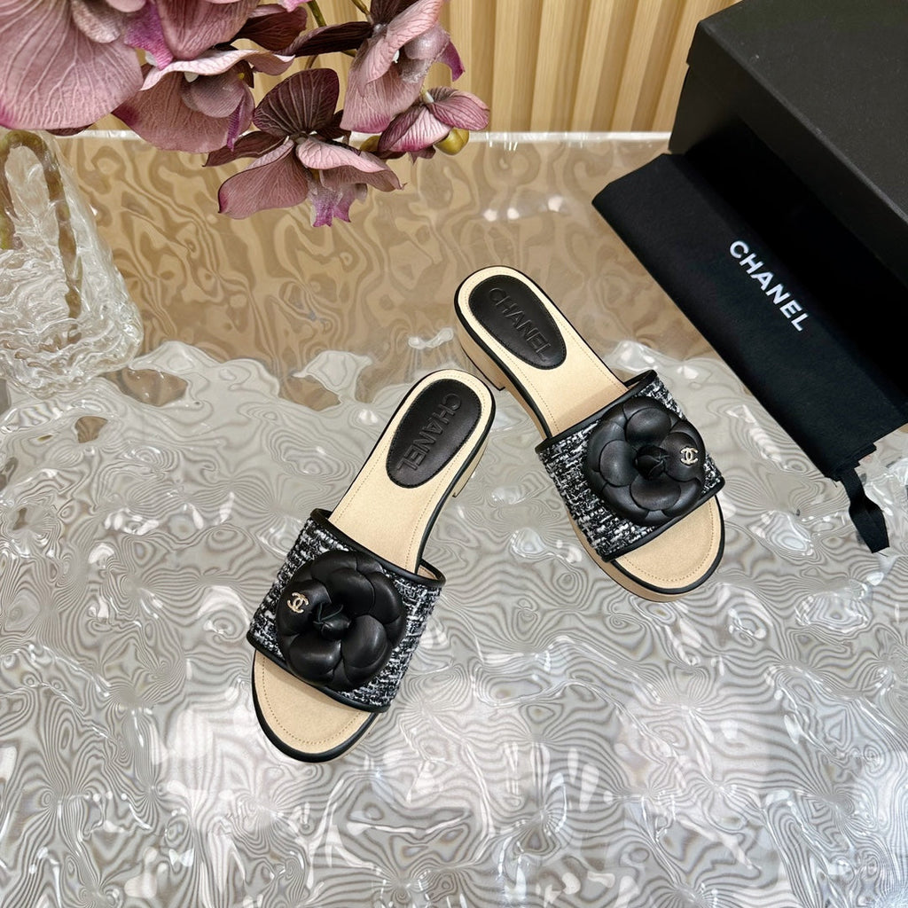 CHANEL PLATFORM SLIPPERS WITH FLOWER IN BLACK LAMBSKIN