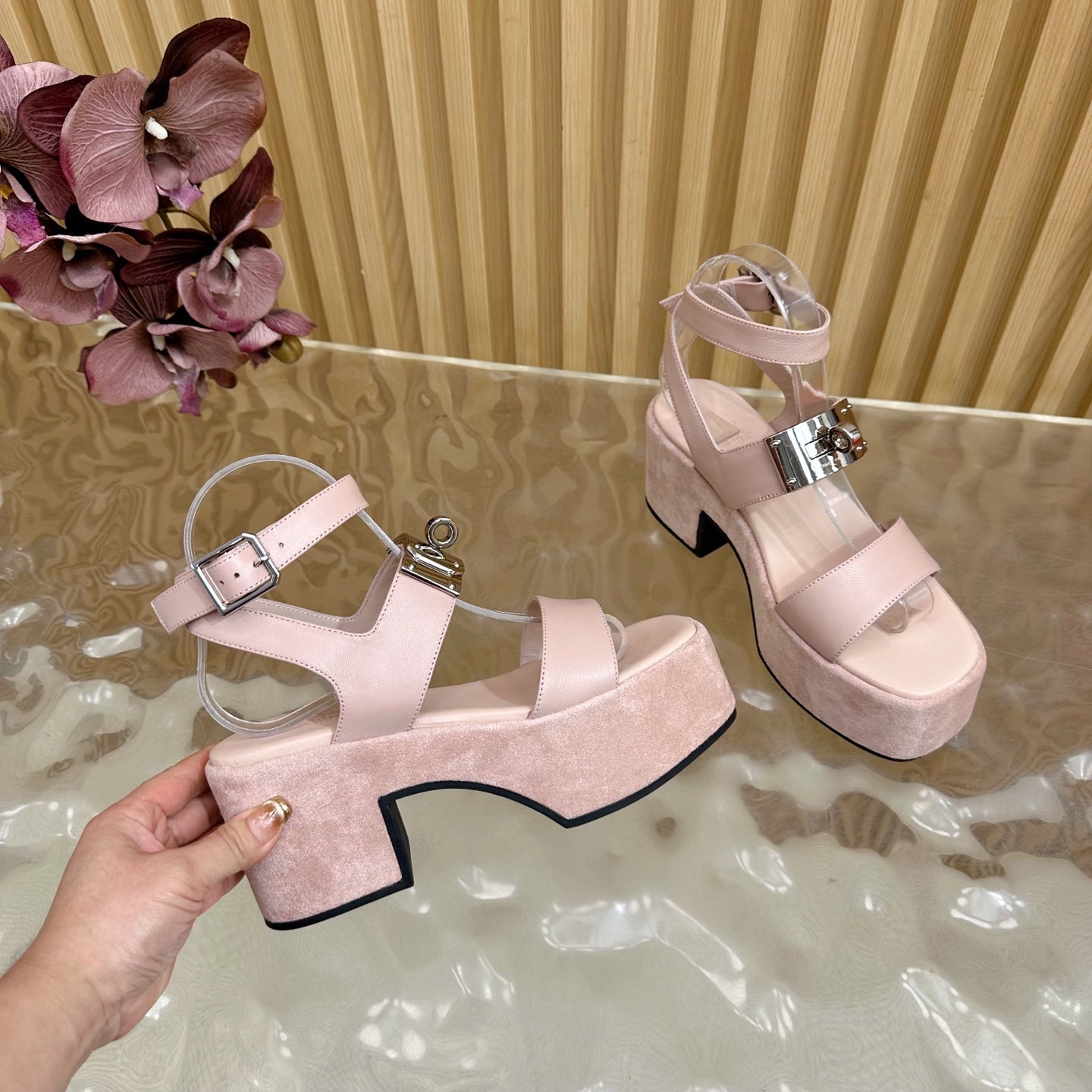 HERMES 25S CLASSIC WEDGE SANDALS 70 MM IN LIGHT PINK LAMBSKIN WITH SILVER HARDWARE