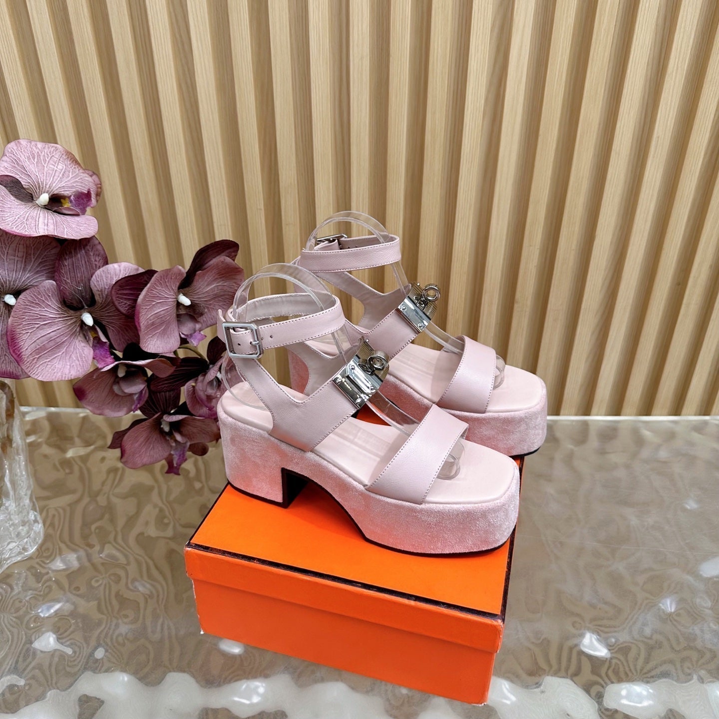 HERMES 25S CLASSIC WEDGE SANDALS 70 MM IN LIGHT PINK LAMBSKIN WITH SILVER HARDWARE