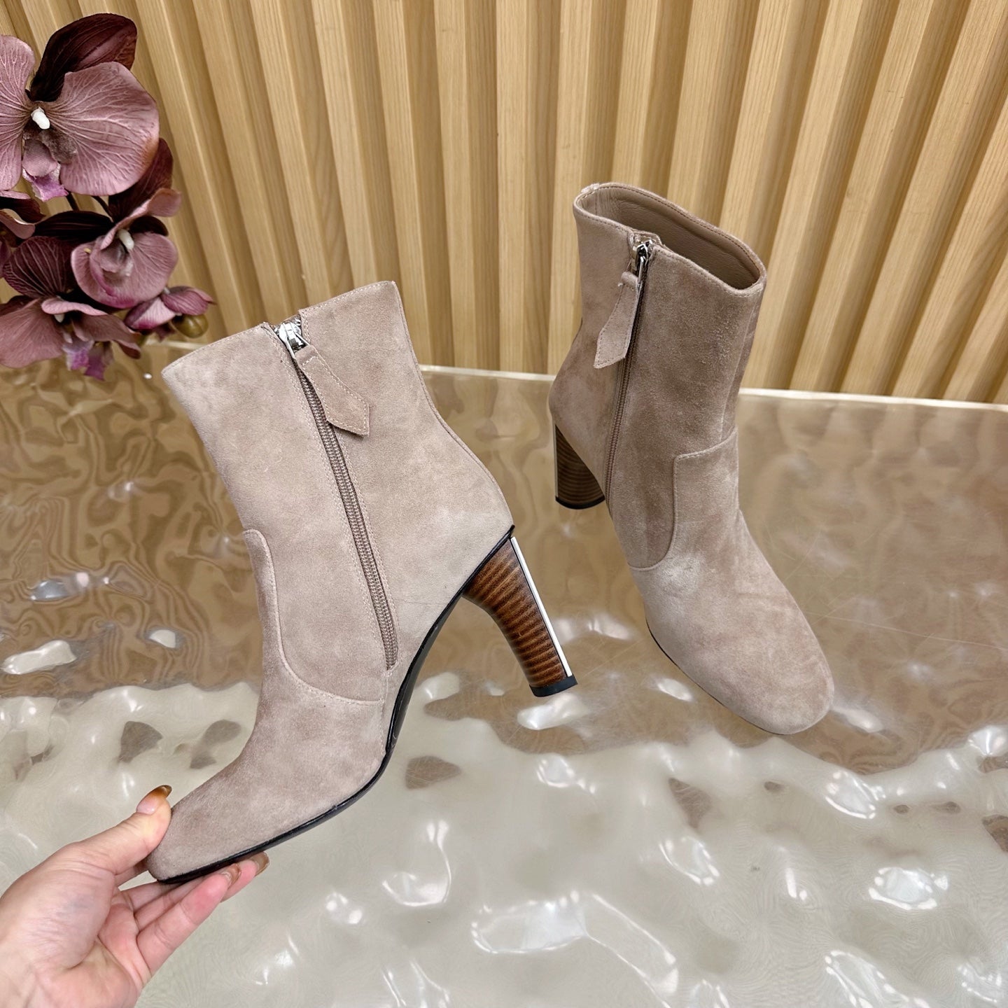 HERMES 25S ANKLE BOOTS 70 MM IN DUSTY BEIGE SUEDE