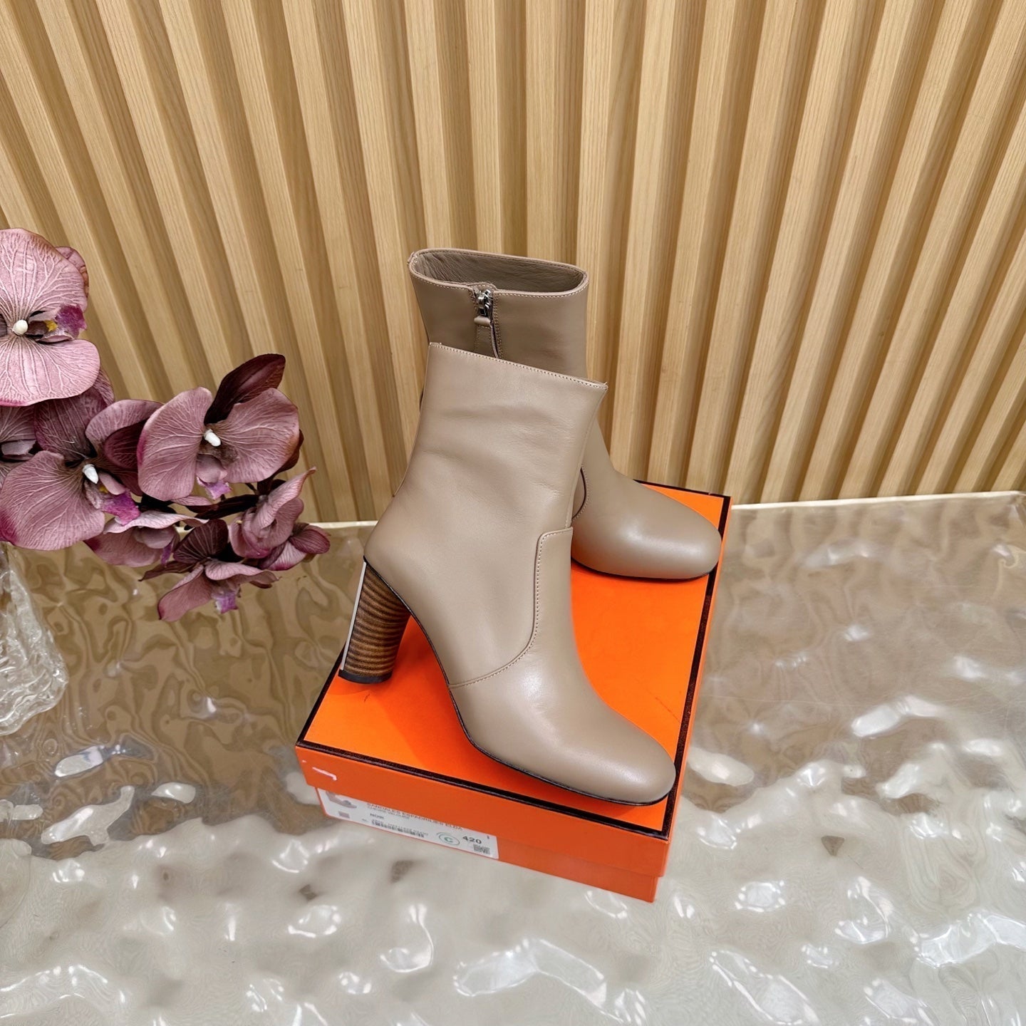 HERMES 25S ANKLE BOOTS 70 MM IN DUSTY BEIGE LAMBSKIN