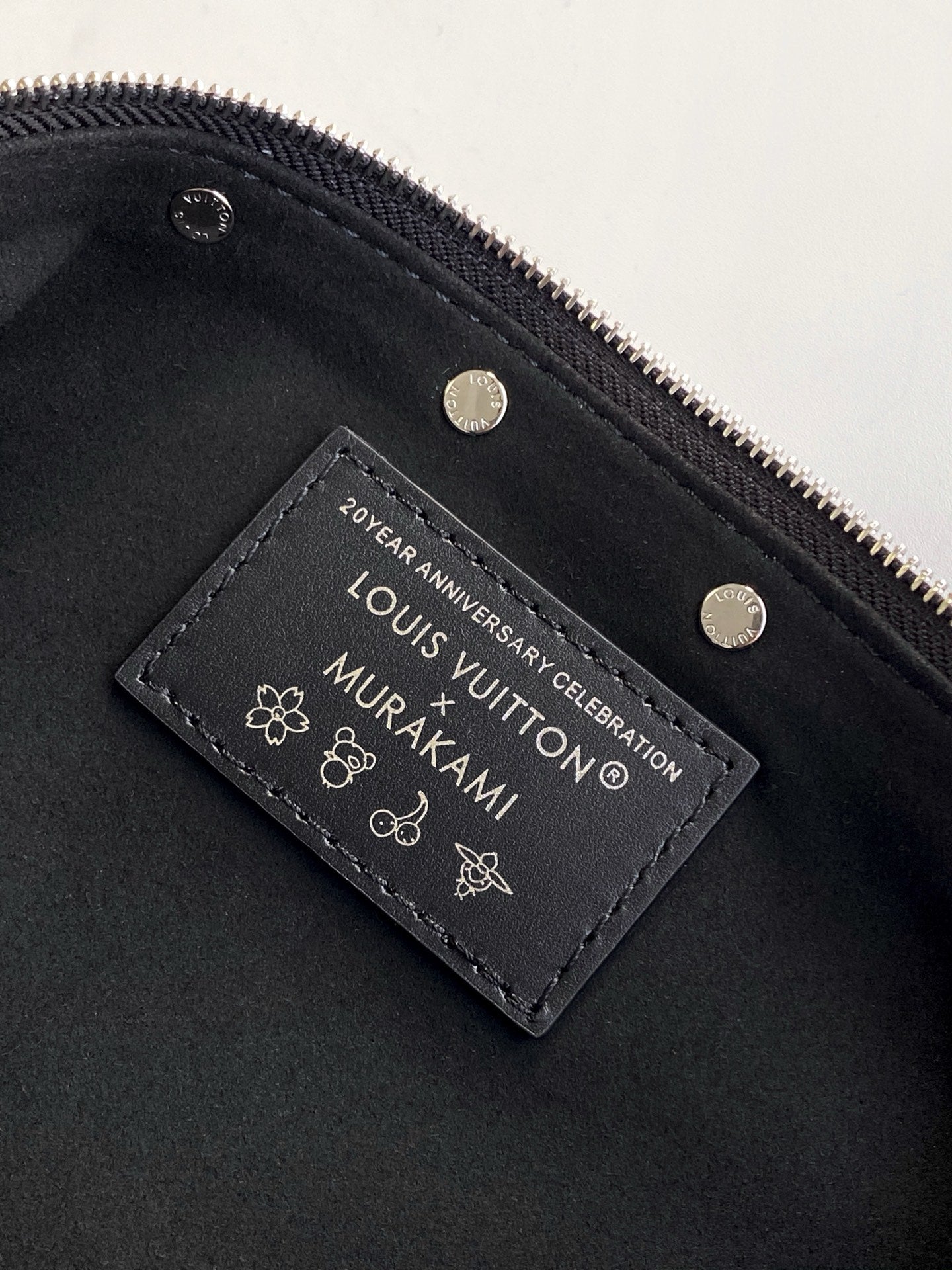 LOUIS VUITTON POCHETTE ACCESSOIRES 22 BAG IN MULTICOLOR MONOGRAM CANVAS AND COWHIDE