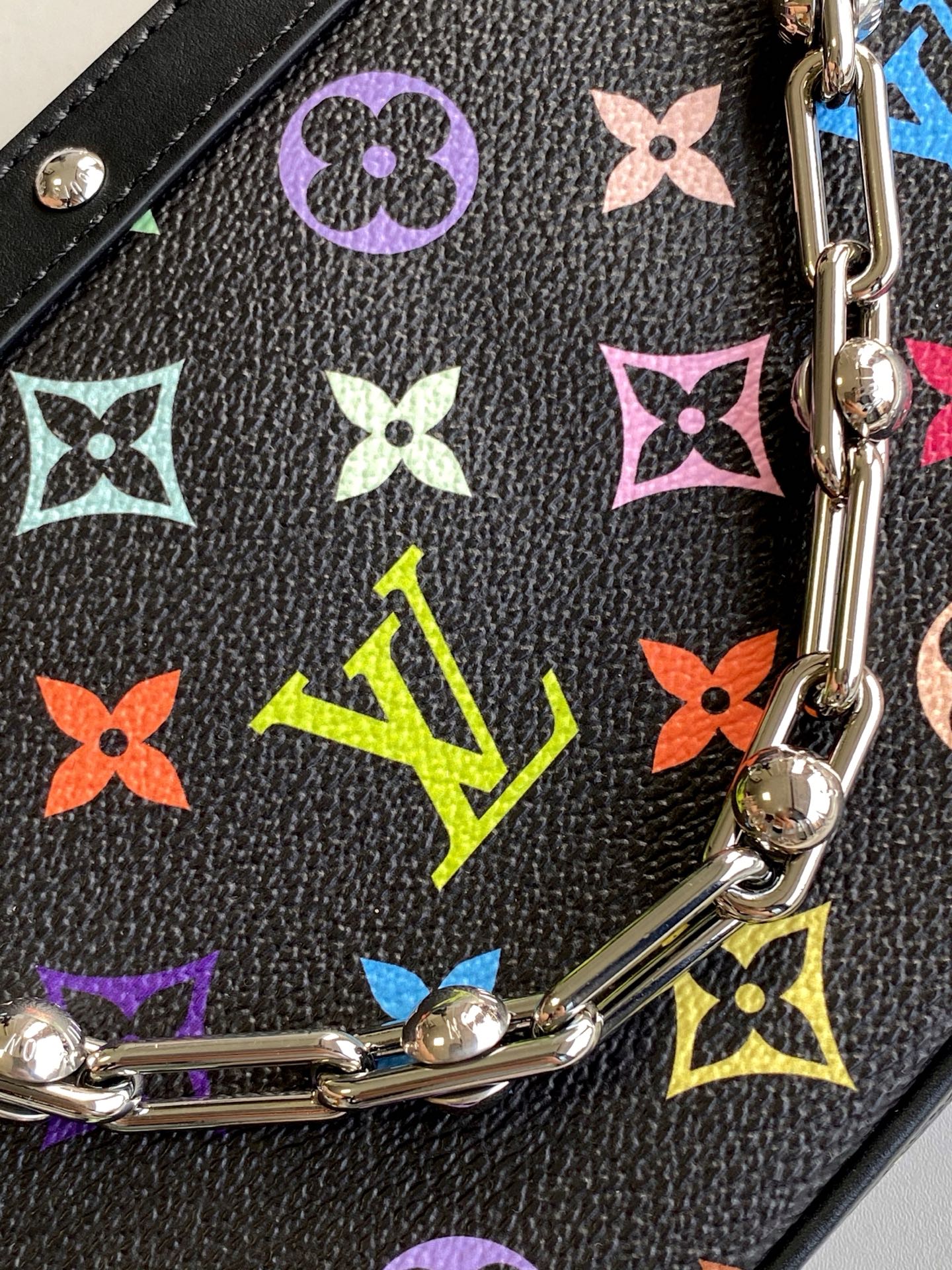 LOUIS VUITTON POCHETTE ACCESSOIRES 22 BAG IN MULTICOLOR MONOGRAM CANVAS AND COWHIDE