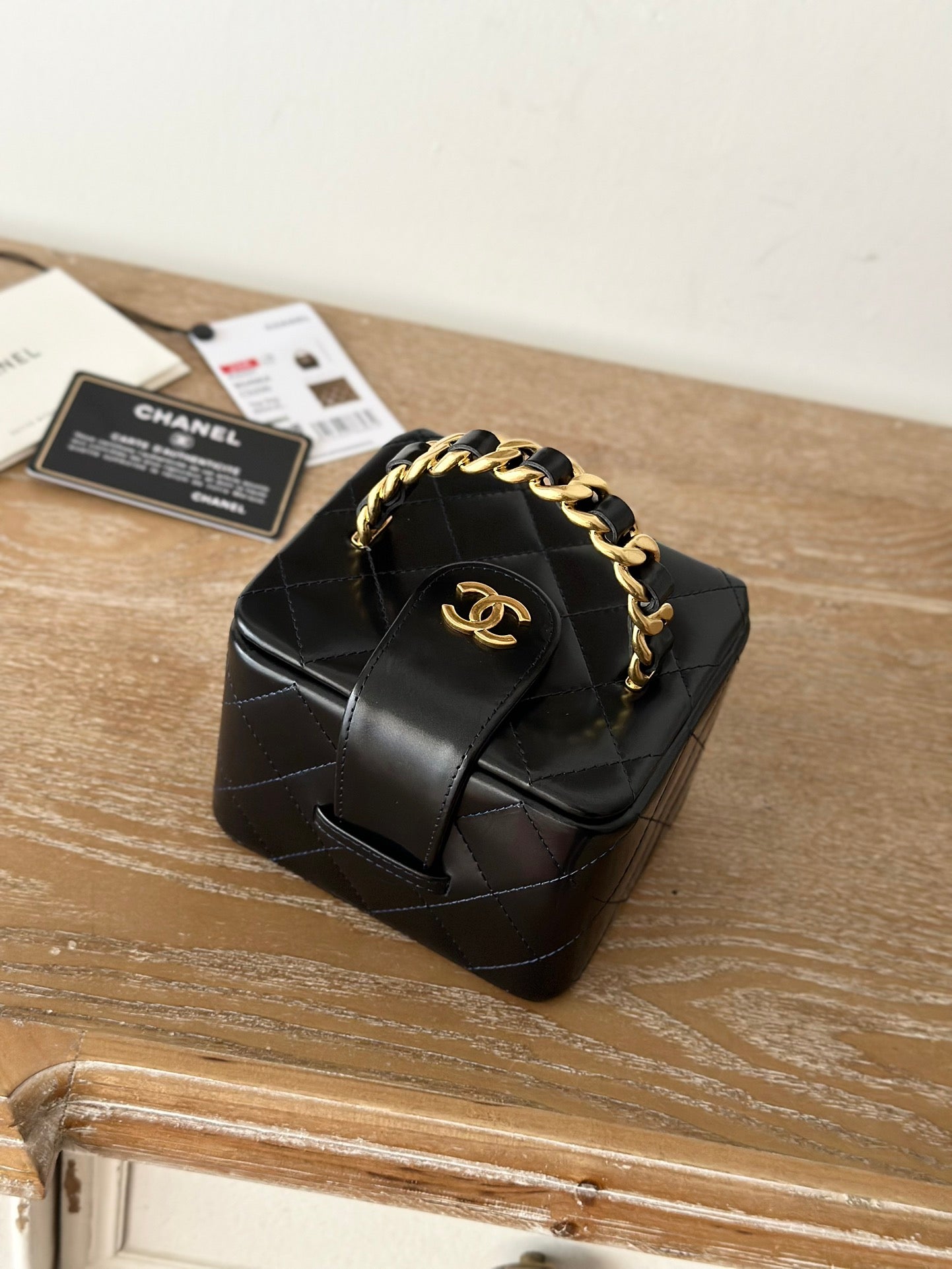 CHANEL MINI VINTAGE COSMETIC BAG 11 IN BLACK SHINY CALFSKIN GOLD HARDWARE