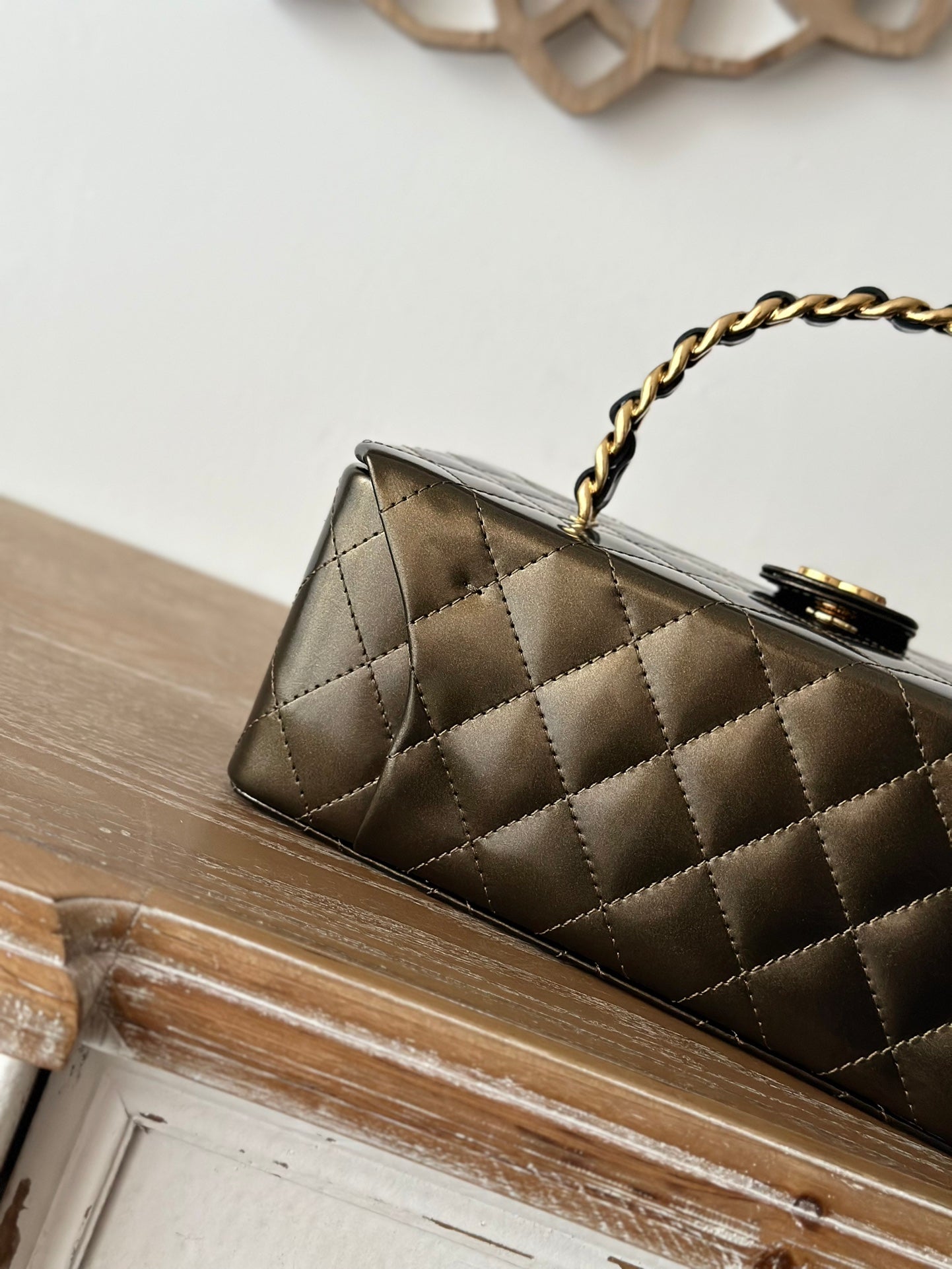 CHANEL VINTAGE COSMETIC BAG 22 IN MIKADO SHINY CALFSKIN GOLD HARDWARE