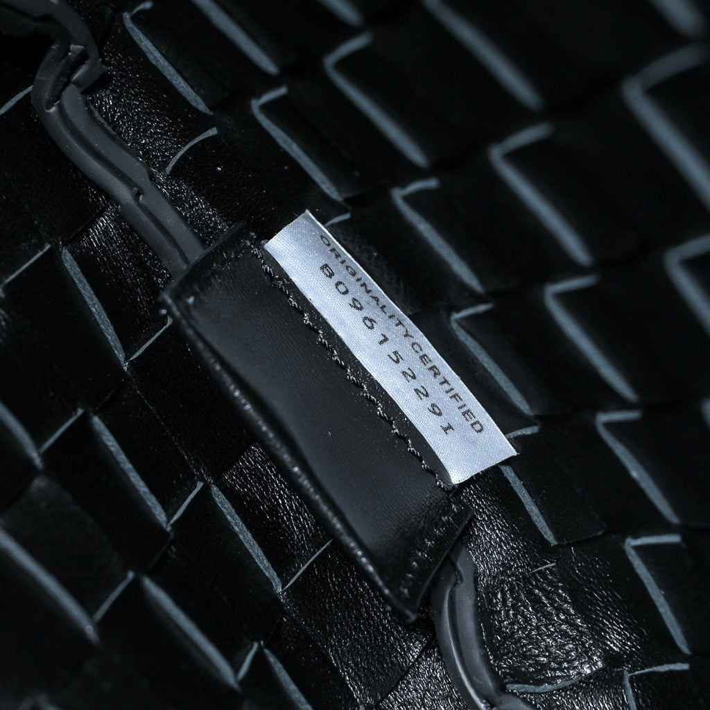 BOTTEGA VENETA SARDINE 33 WITH CHAIN IN BLACK LAMBSKIN