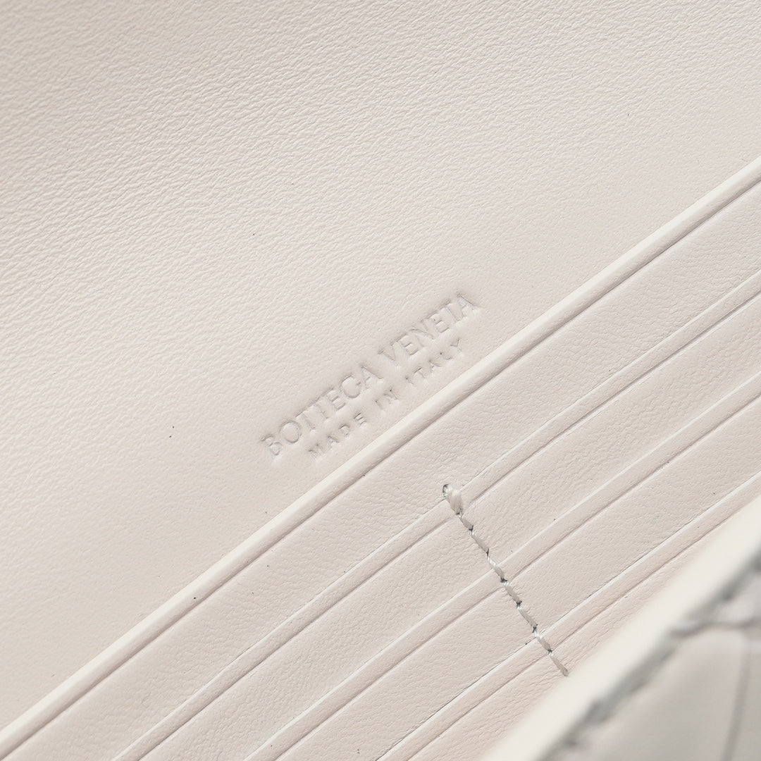 BOTTEGA VENETA Long Clutch Andiamo 31 White Leather Ghw