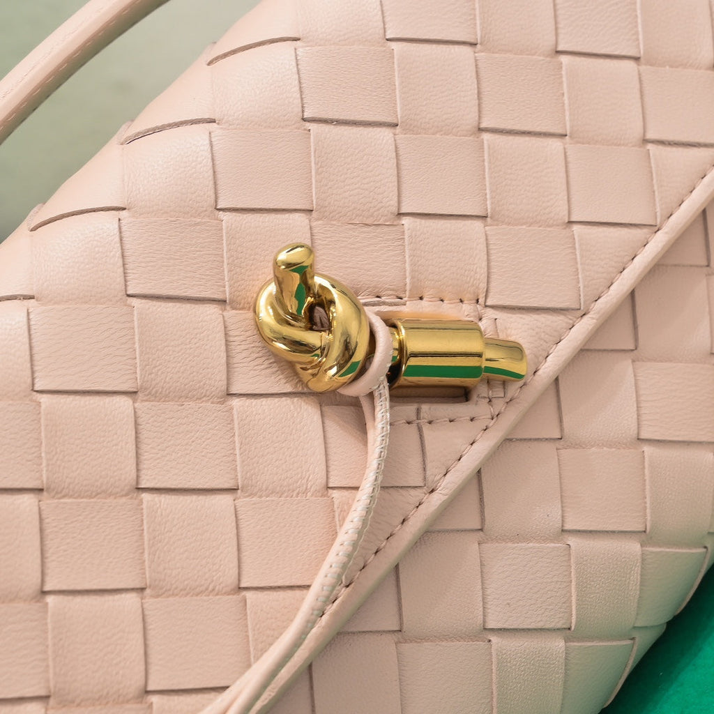 BOTTEGA VENETA Long Clutch Andiamo 31 Pink Leather Ghw