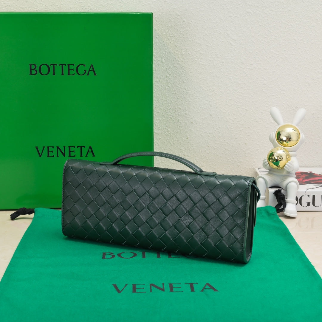 BOTTEGA VENETA Long Clutch Andiamo 31 Dark Green Leather Ghw
