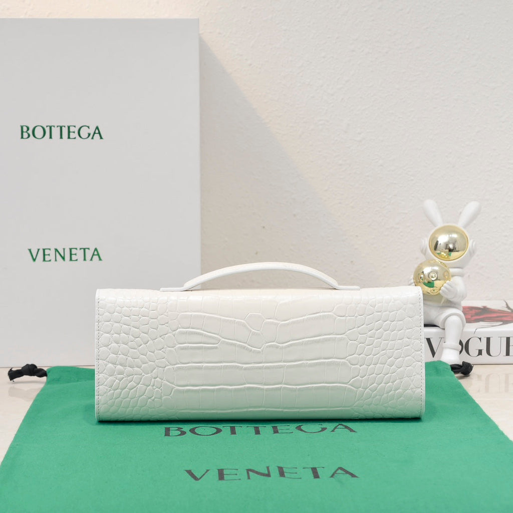 BOTTEGA VENETA Long Clutch Andiamo 31 White Crocodile Calfskin Ghw