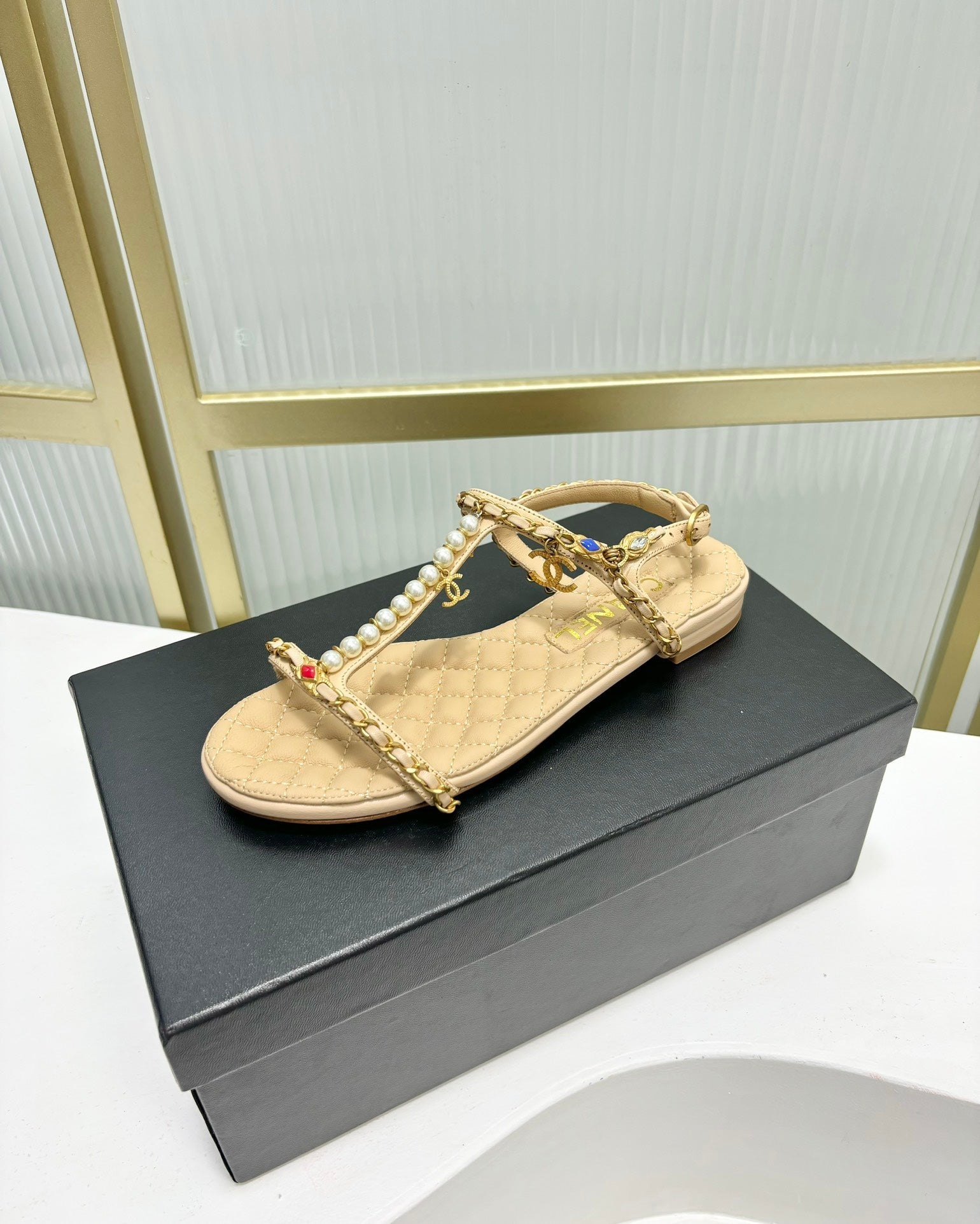 CHANEL SANDALS PEARL CHAIN IN BEIGE CREAM COWHIDE