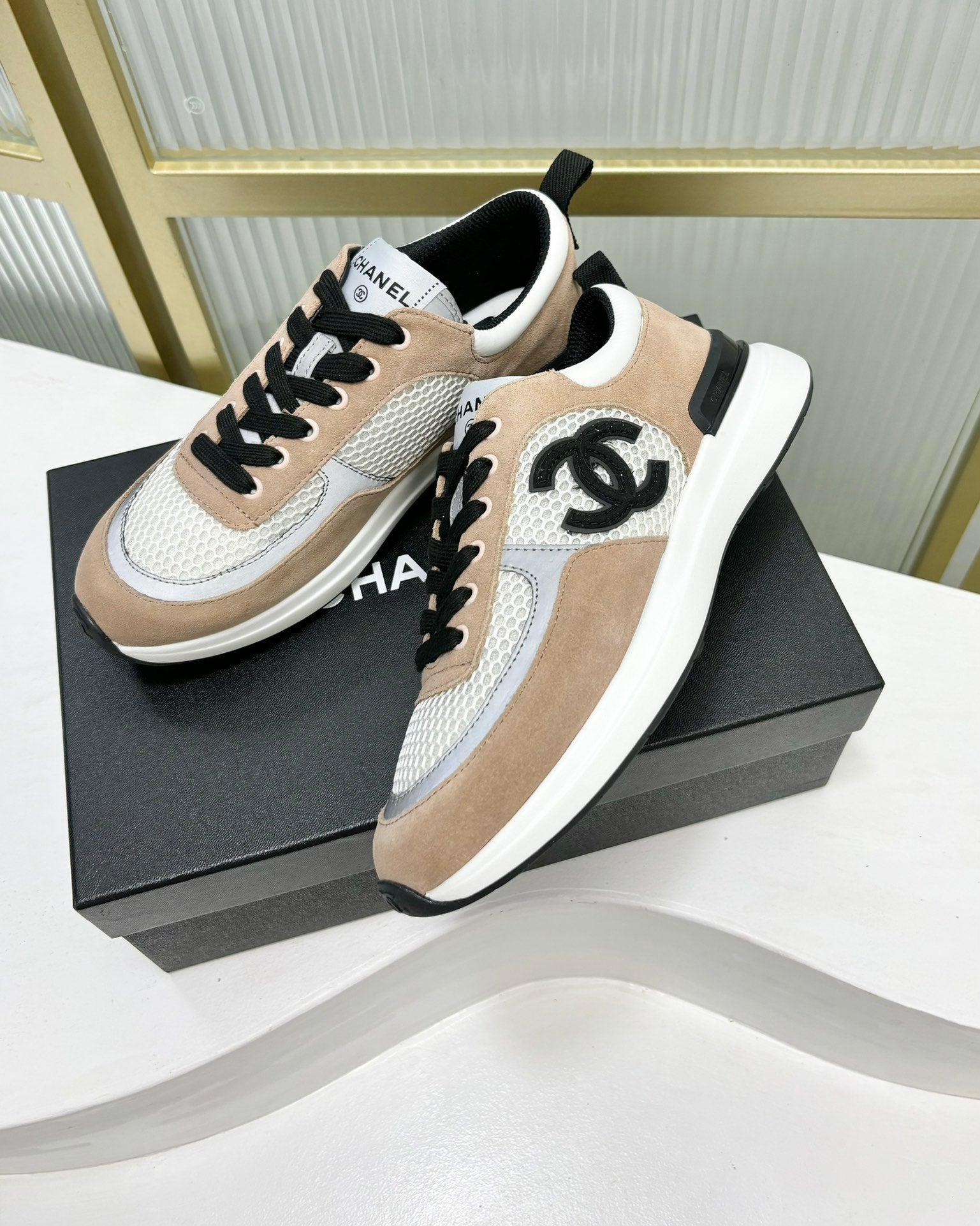 CHANEL SNEAKER IN TAN BROWN SUEDE AND GREY BREATHABLE MESH