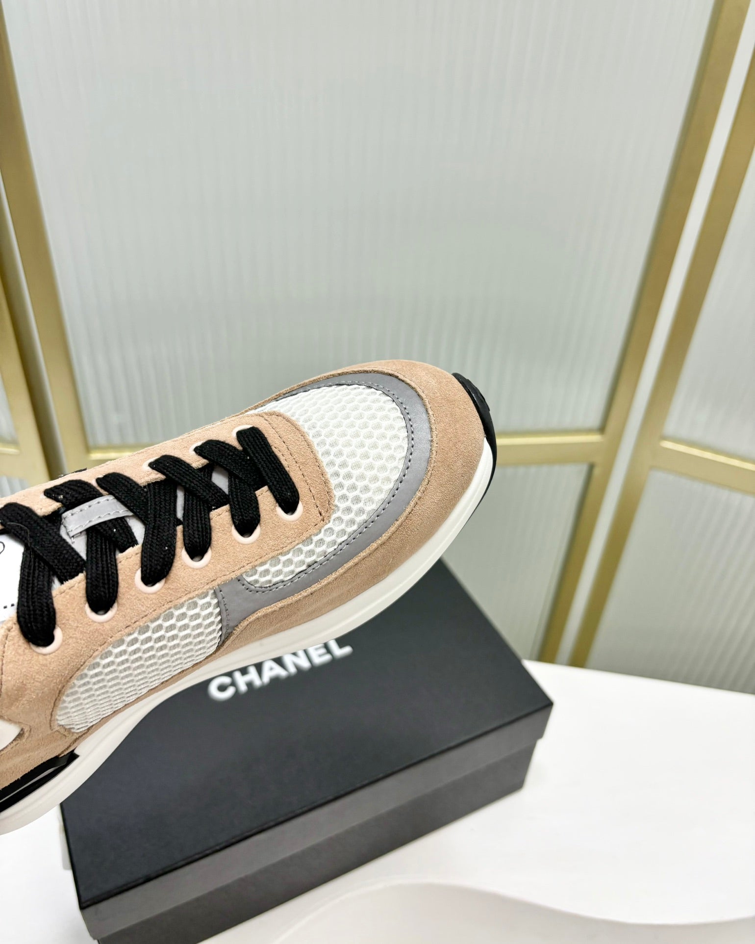 CHANEL SNEAKER IN TAN BROWN SUEDE AND GREY BREATHABLE MESH