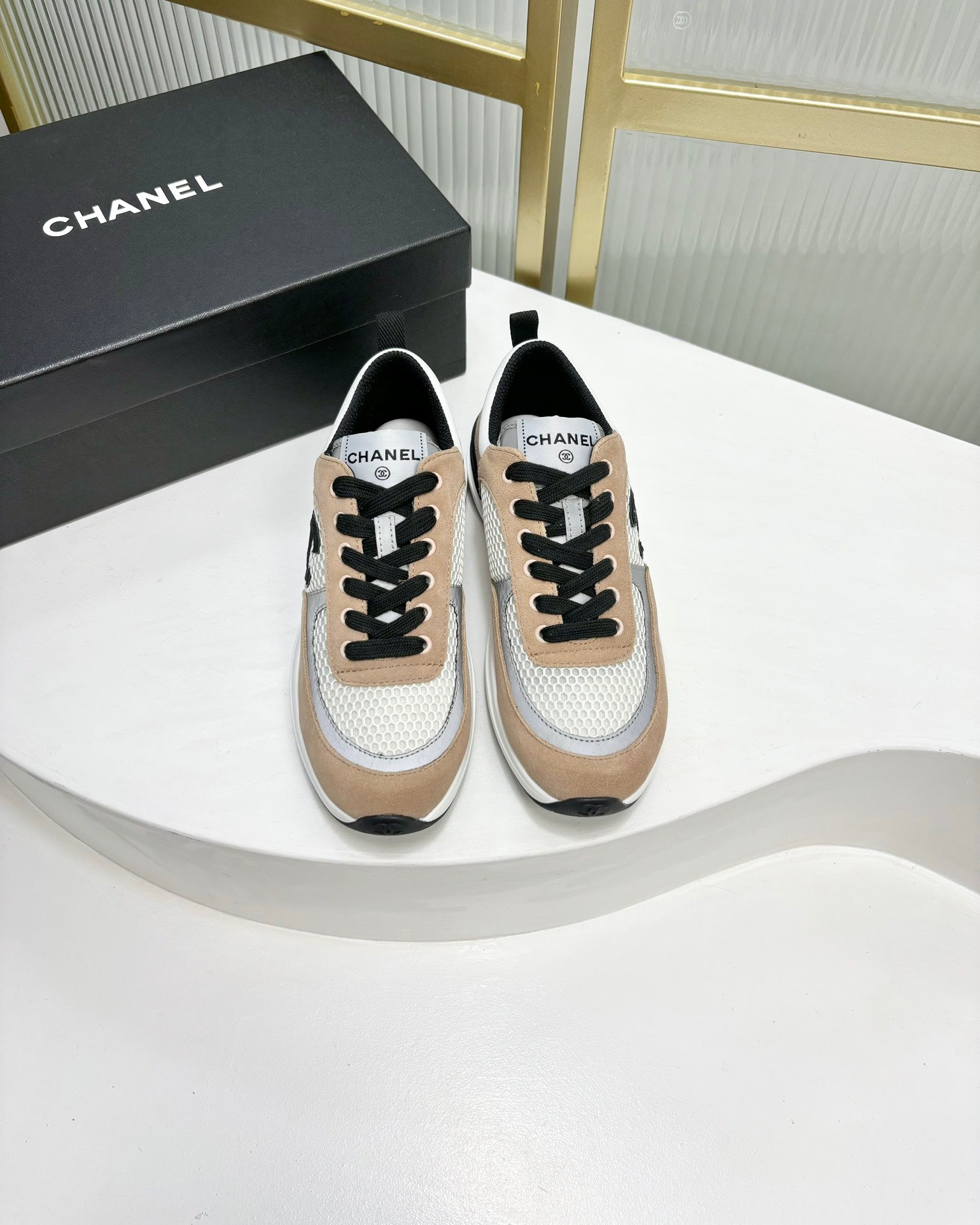CHANEL SNEAKER IN TAN BROWN SUEDE AND GREY BREATHABLE MESH