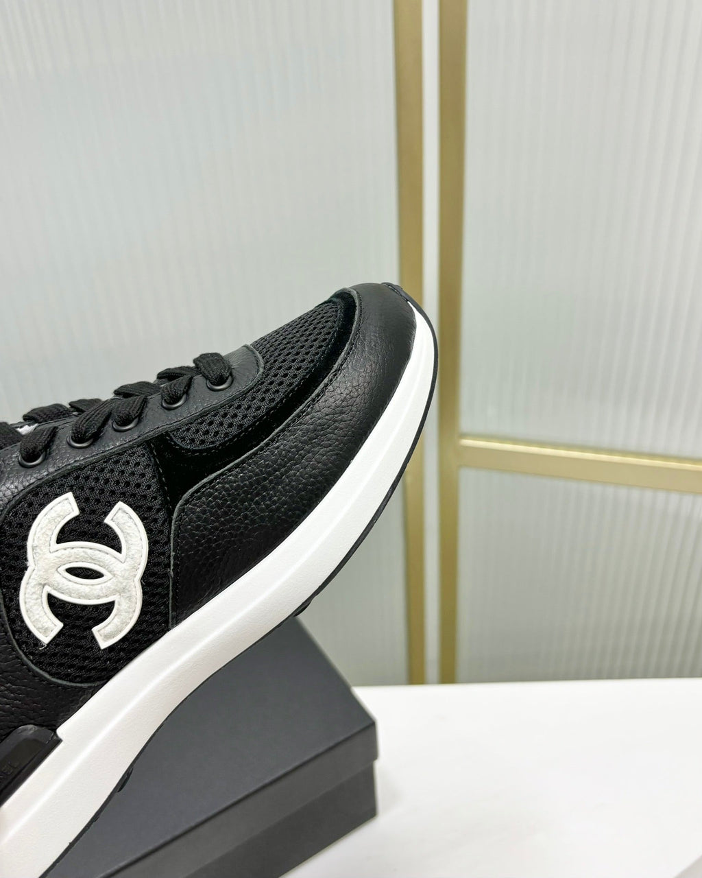CHANEL SNEAKER IN BLACK SUEDE WITH WHITE LOGO