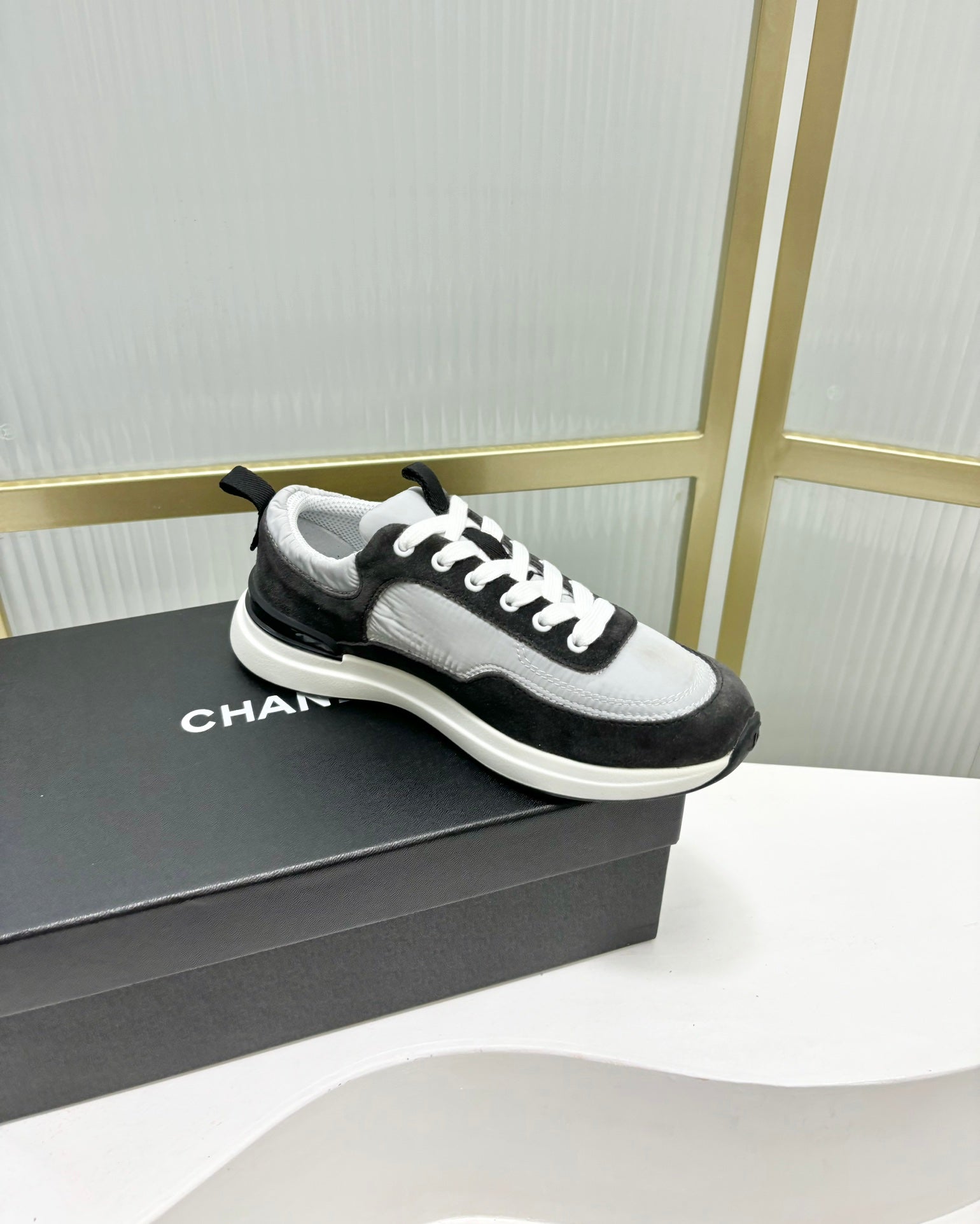 CHANEL SNEAKER IN BLACK MIX GREY SUEDE