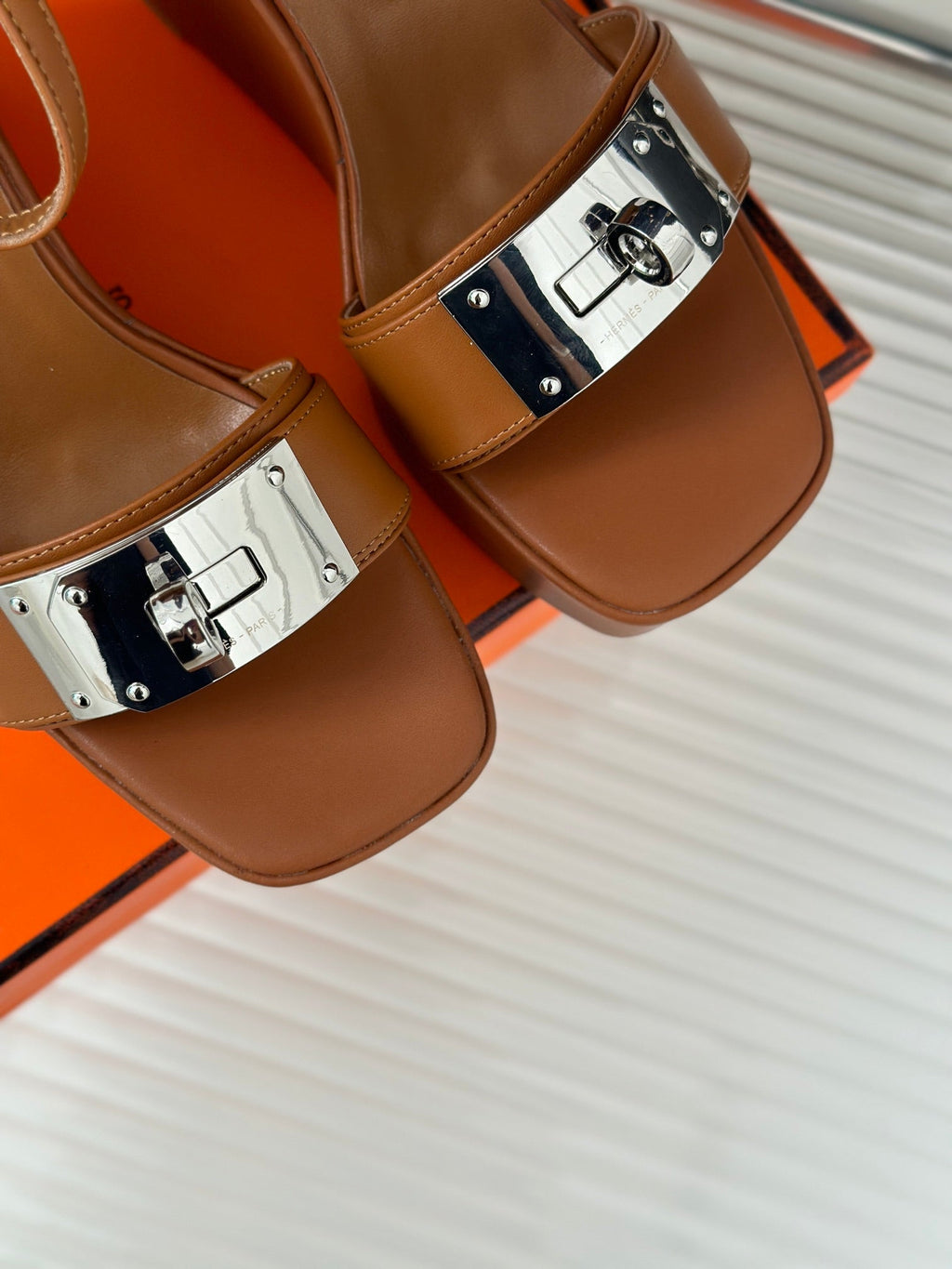 HERMES WEDGES SANDALS CARAMEL LAMBSKIN