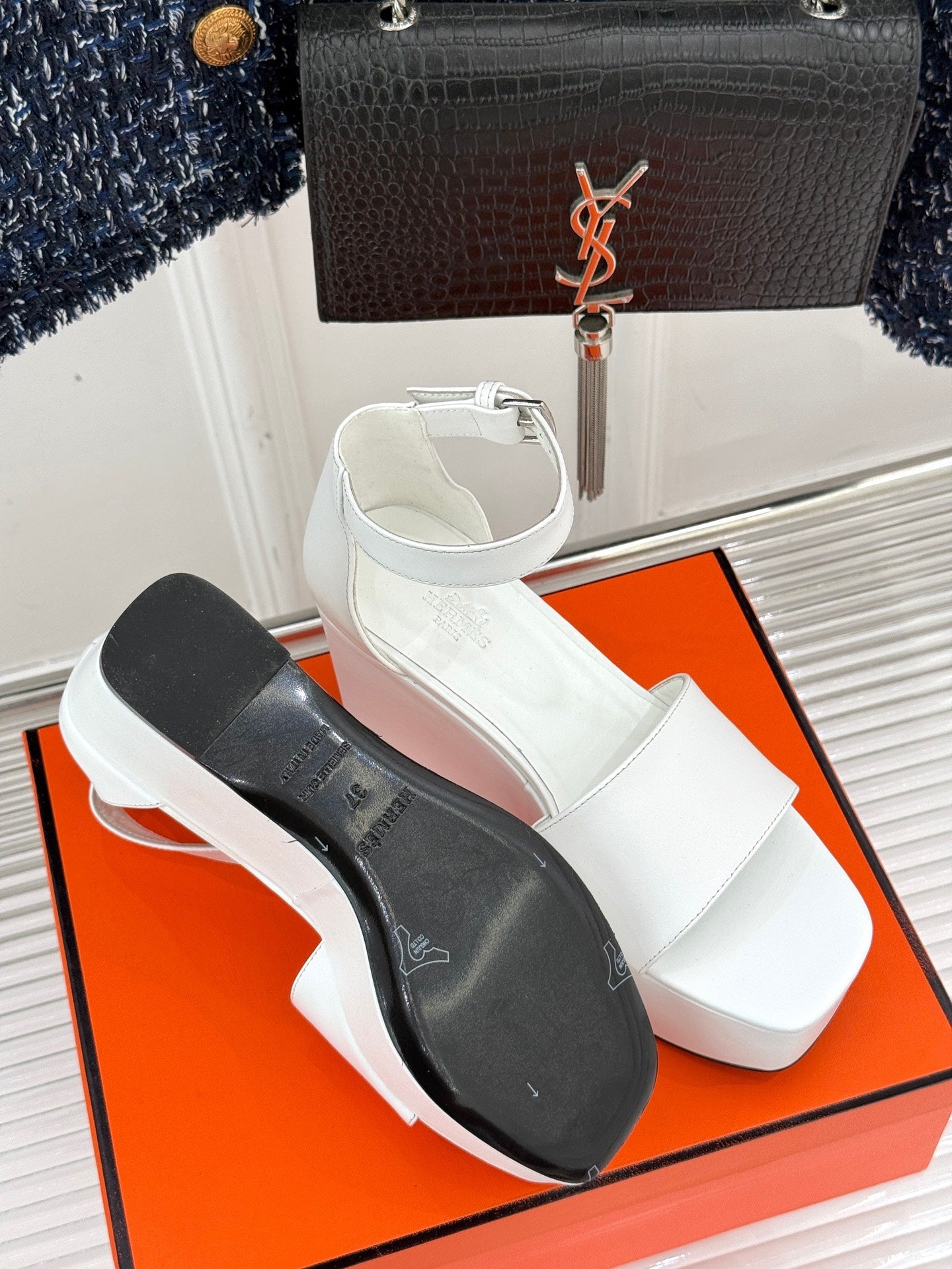 HERMES ILLUSION 35 SANDAL IN WHITE CALFSKIN