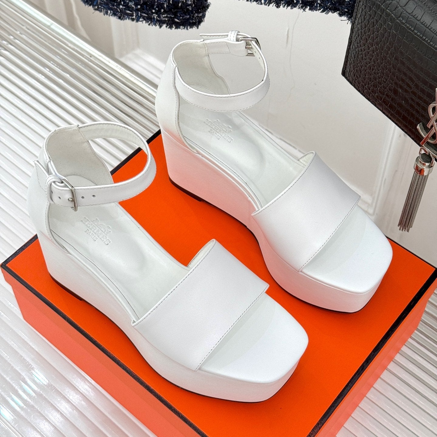 HERMES ILLUSION 35 SANDAL IN WHITE CALFSKIN